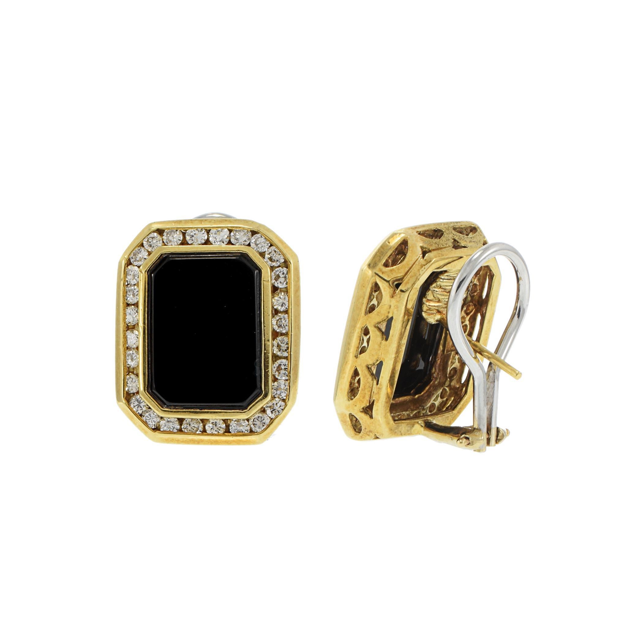 Pendientes Rectangulares de Ónix Negro y Diamantes en Oro Amarillo Vintage de 18 KT en Bueno estado para la venta en New York, NY