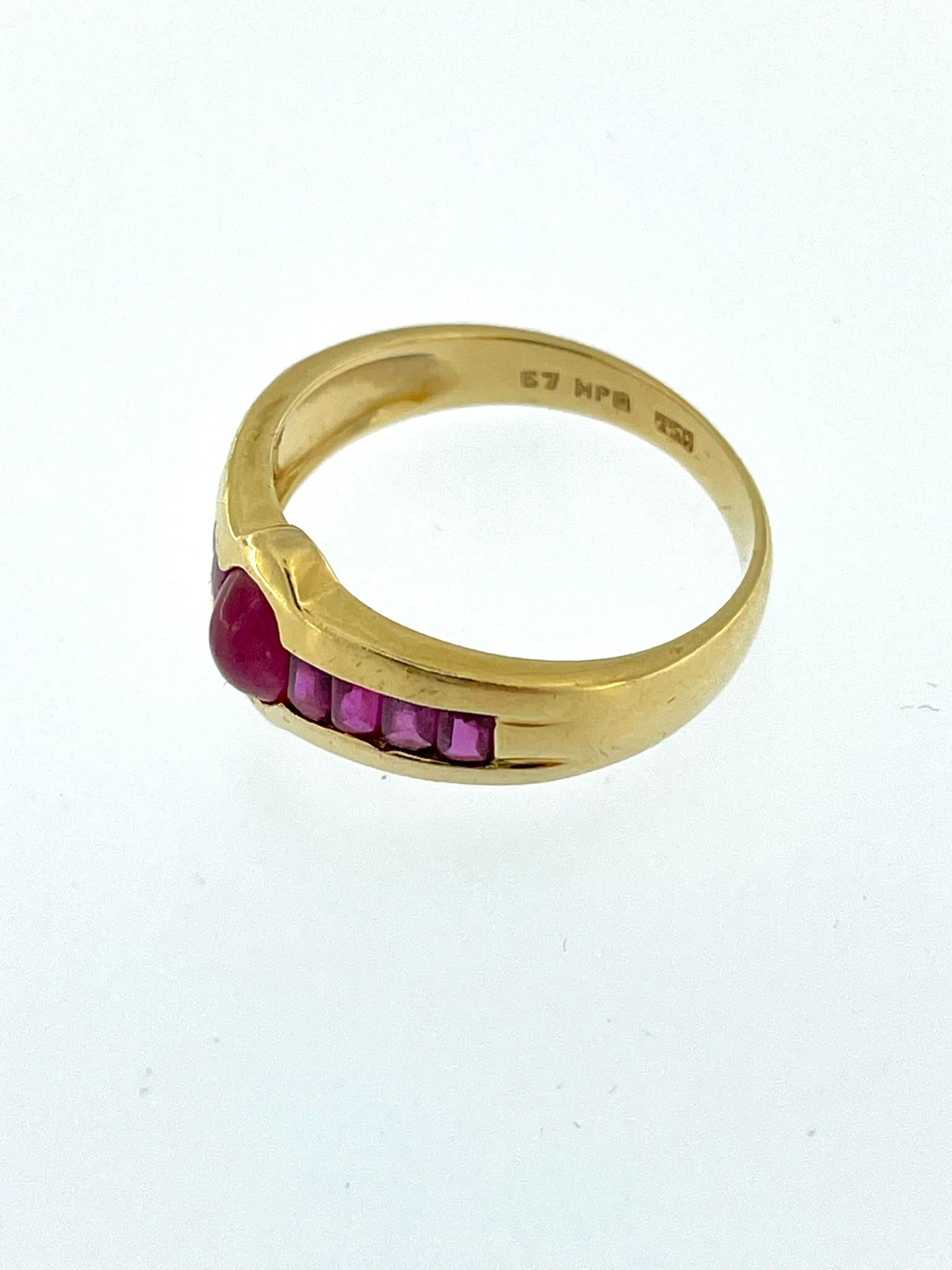 Post-War Vintage 18kt Yellow Gold Ruby Ring For Sale