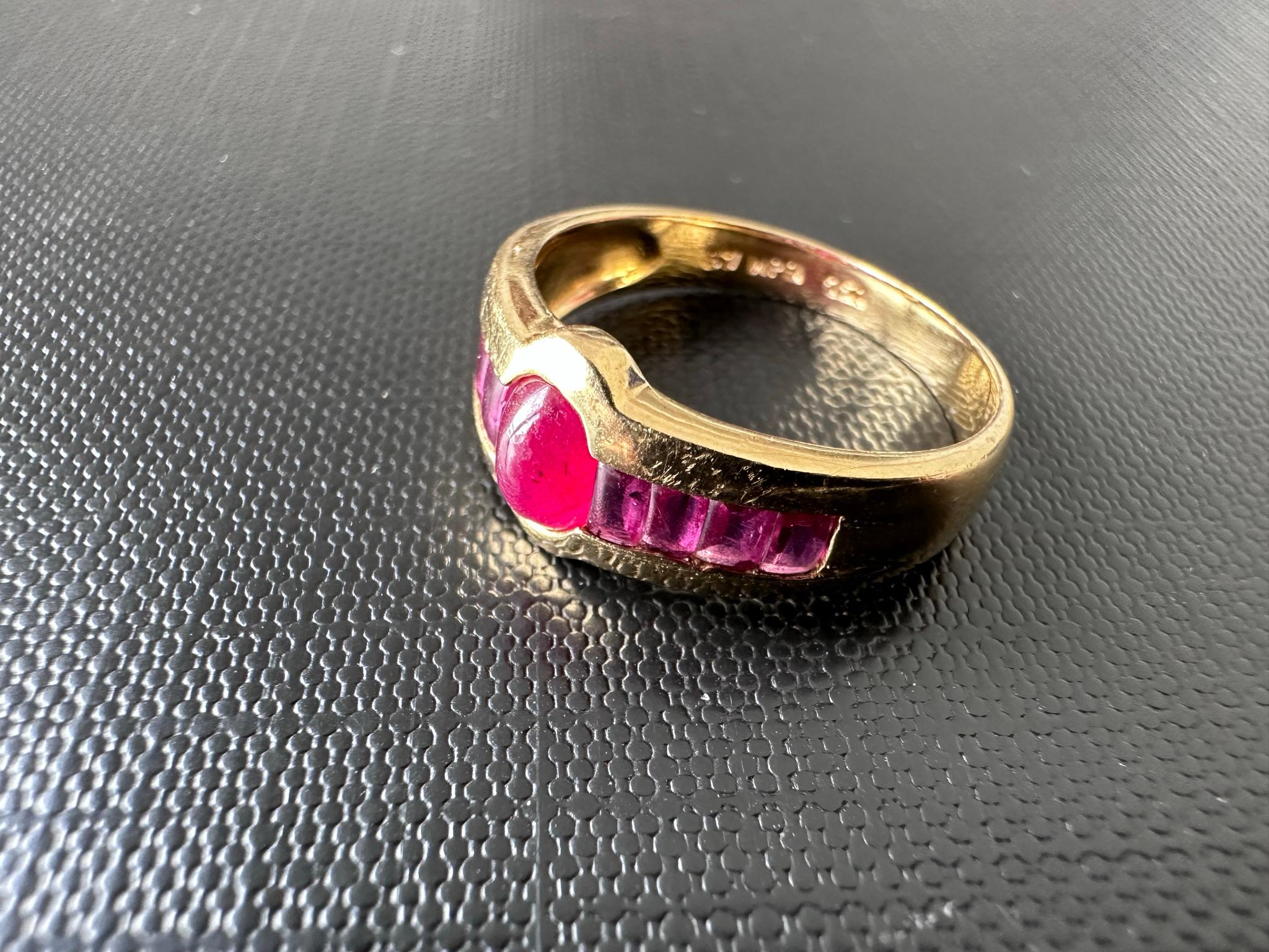 Vintage 18kt Yellow Gold Ruby Ring For Sale 1