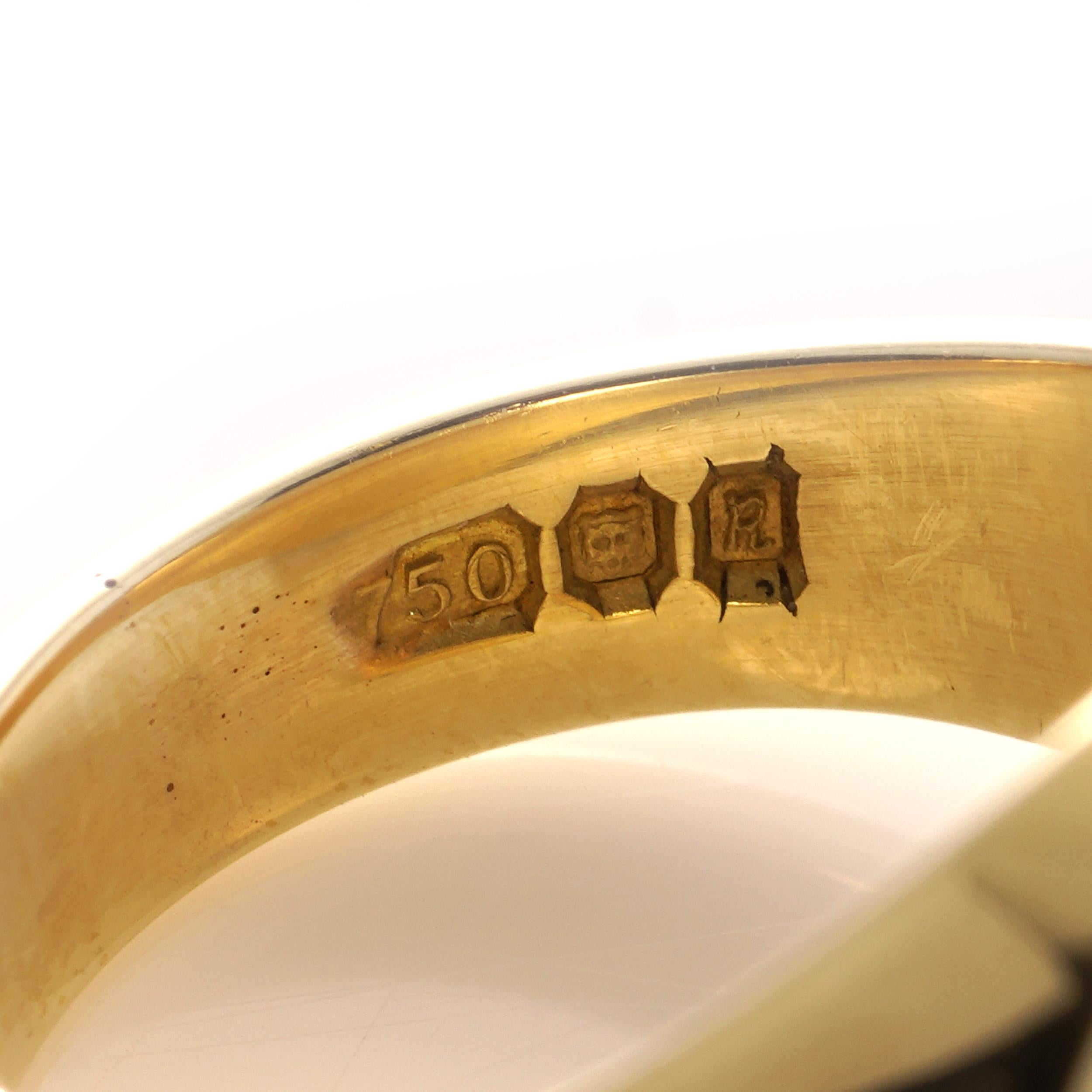 Vintage 18kt. yellow gold signet ring with a coat of arms For Sale 3