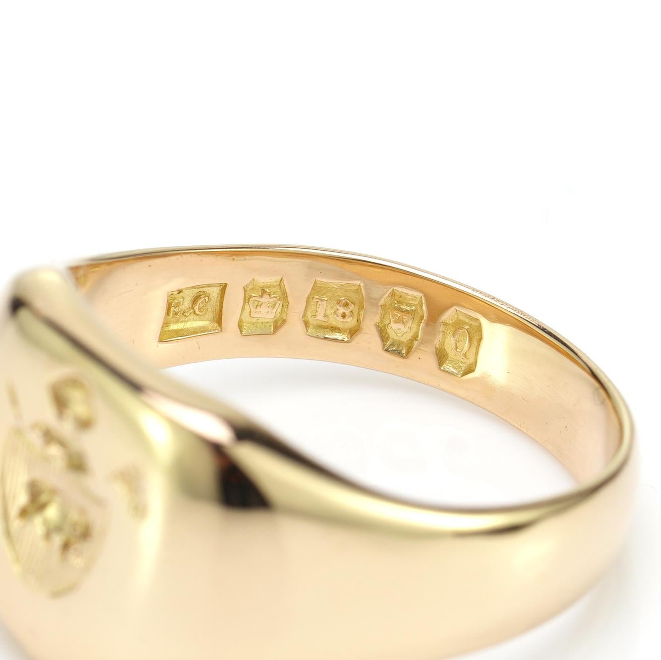 Vintage 18kt. Yellow Gold Signet Ring with Coat of Arms 6