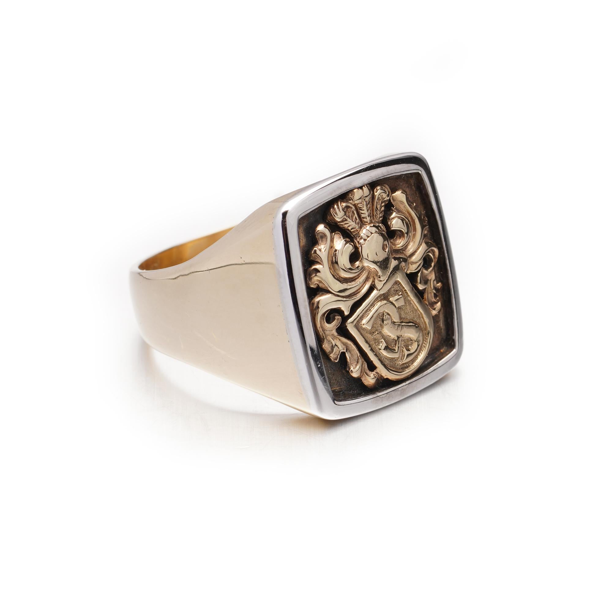 Men's Vintage 18kt. Yellow Gold Signet Ring with Coat of Arms