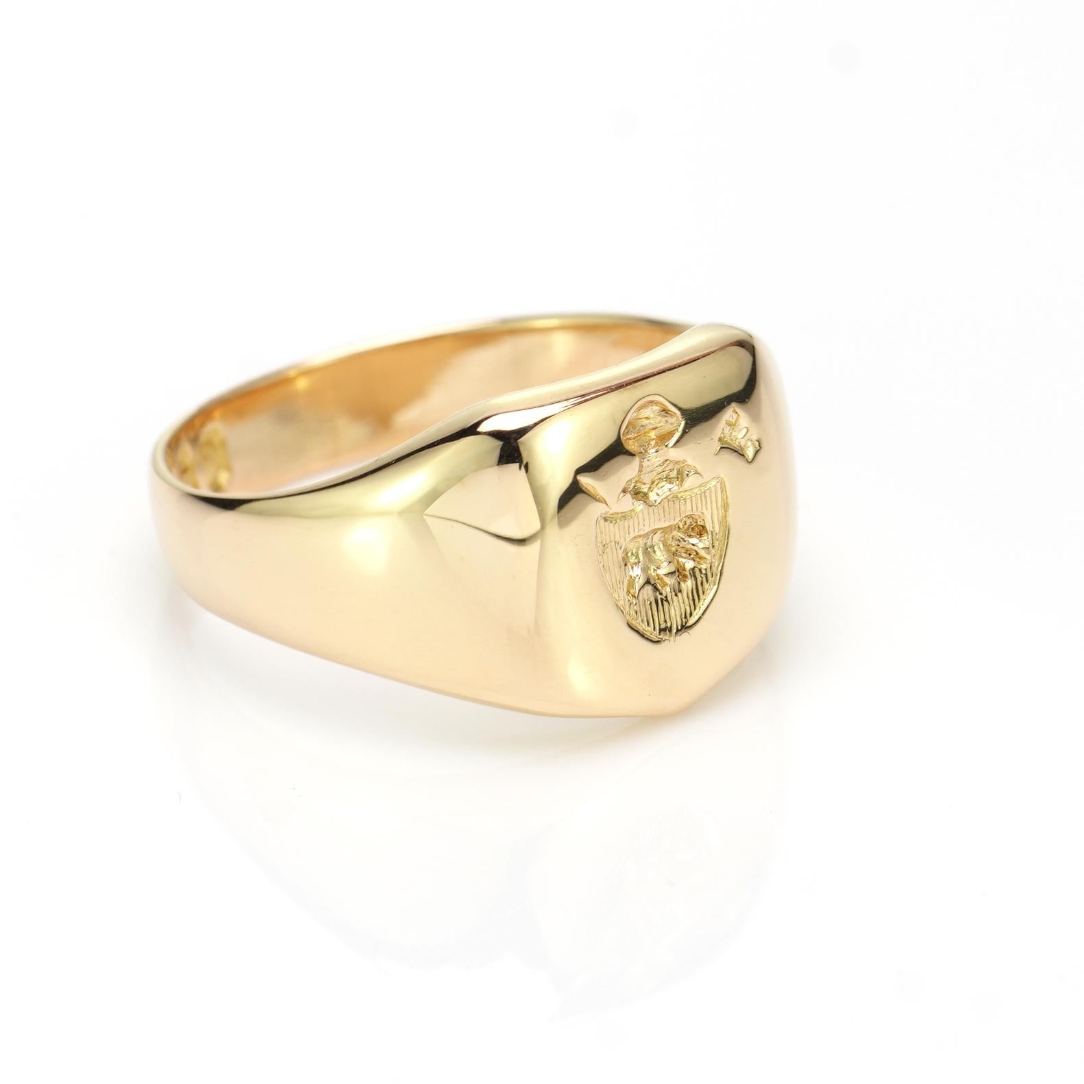 Vintage 18kt. Yellow Gold Signet Ring with Coat of Arms 1