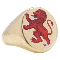 Vintage 18kt. yellow gold signet ring with rampant lion 