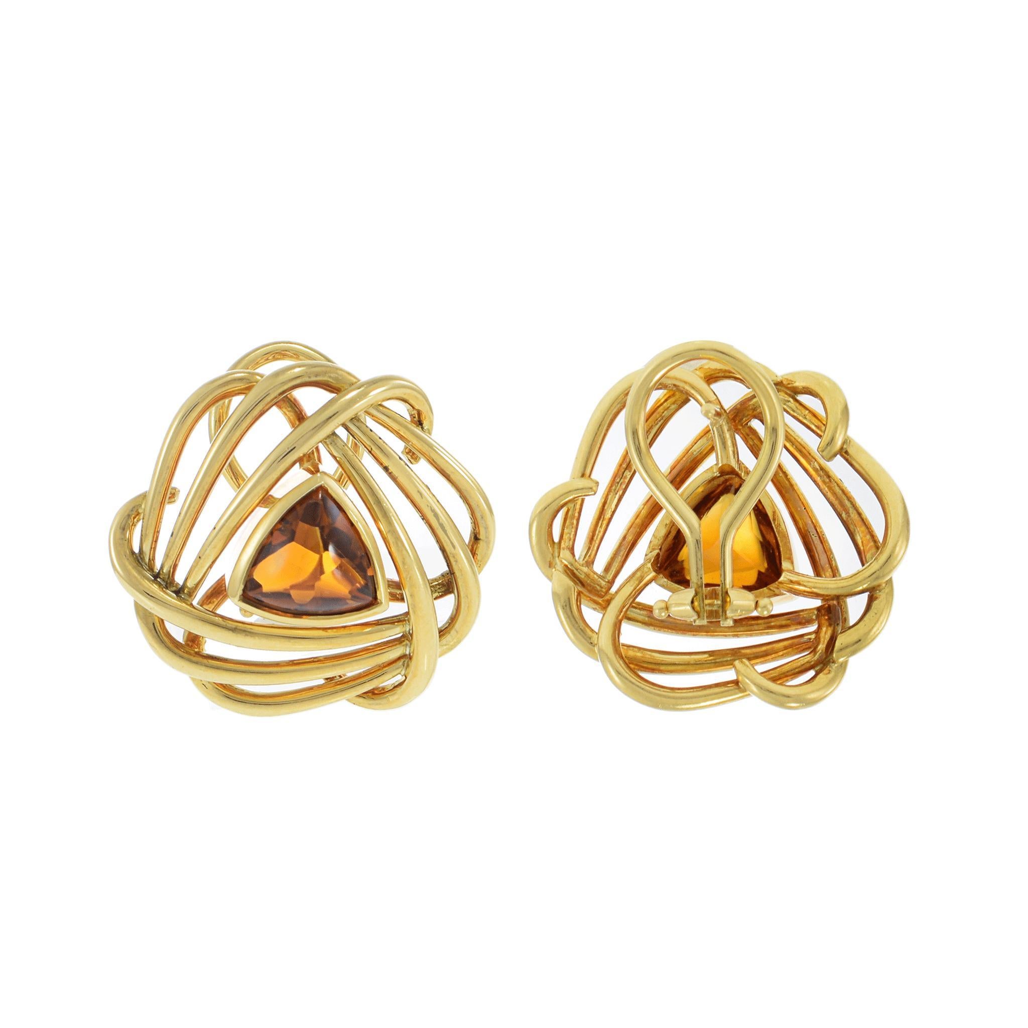 Vintage 18KT Yellow Gold Spiral Earrings with Trillion Golden Topaz In Good Condition For Sale In New York, NY