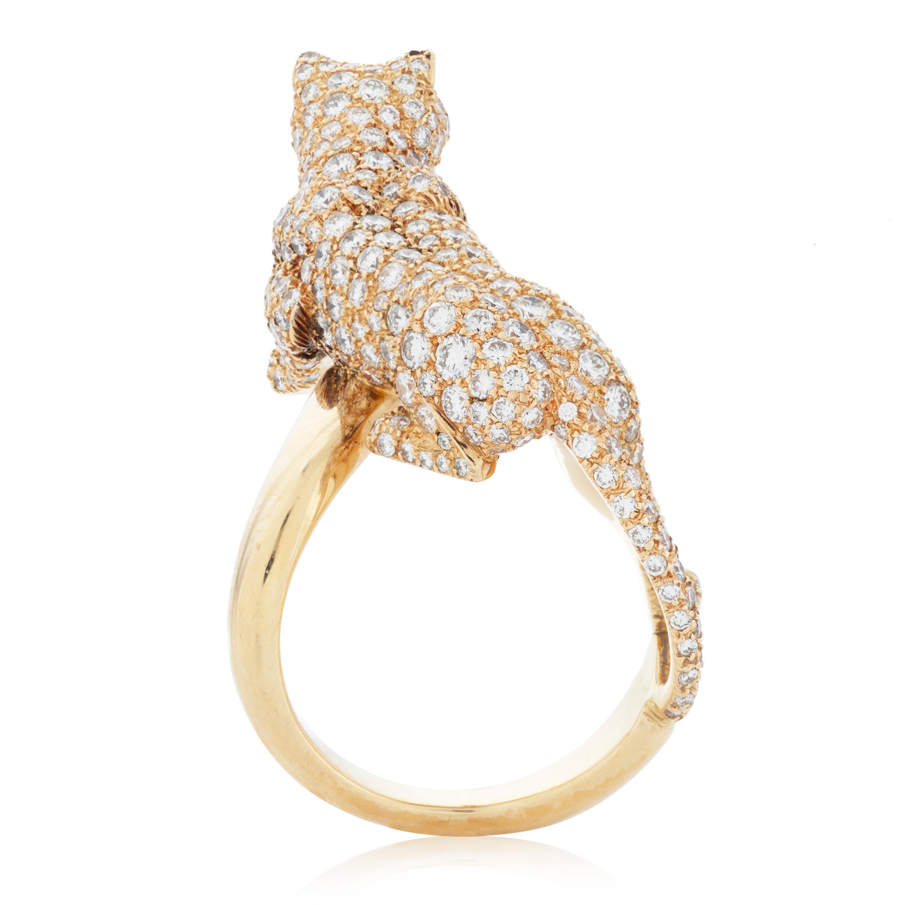 Round Cut Vintage 18kyg Panthere De Cartier Diamond, Emerald & Onyx Walking Panther Ring