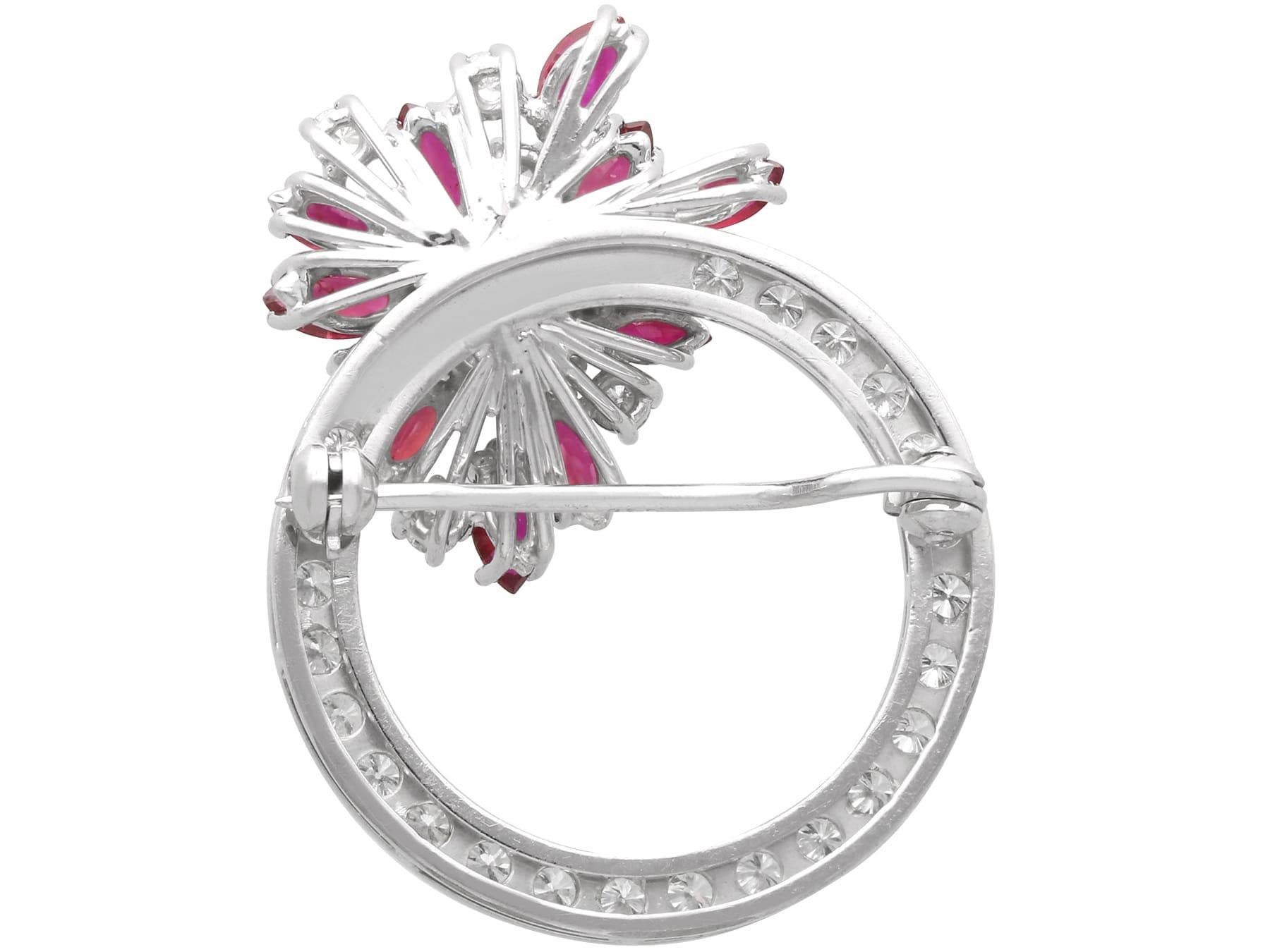Brosche aus 15 Karat Weißgold mit 1,90 Karat Rubin und 1,35 Karat Diamant, Vintage, um 1970 im Angebot 2
