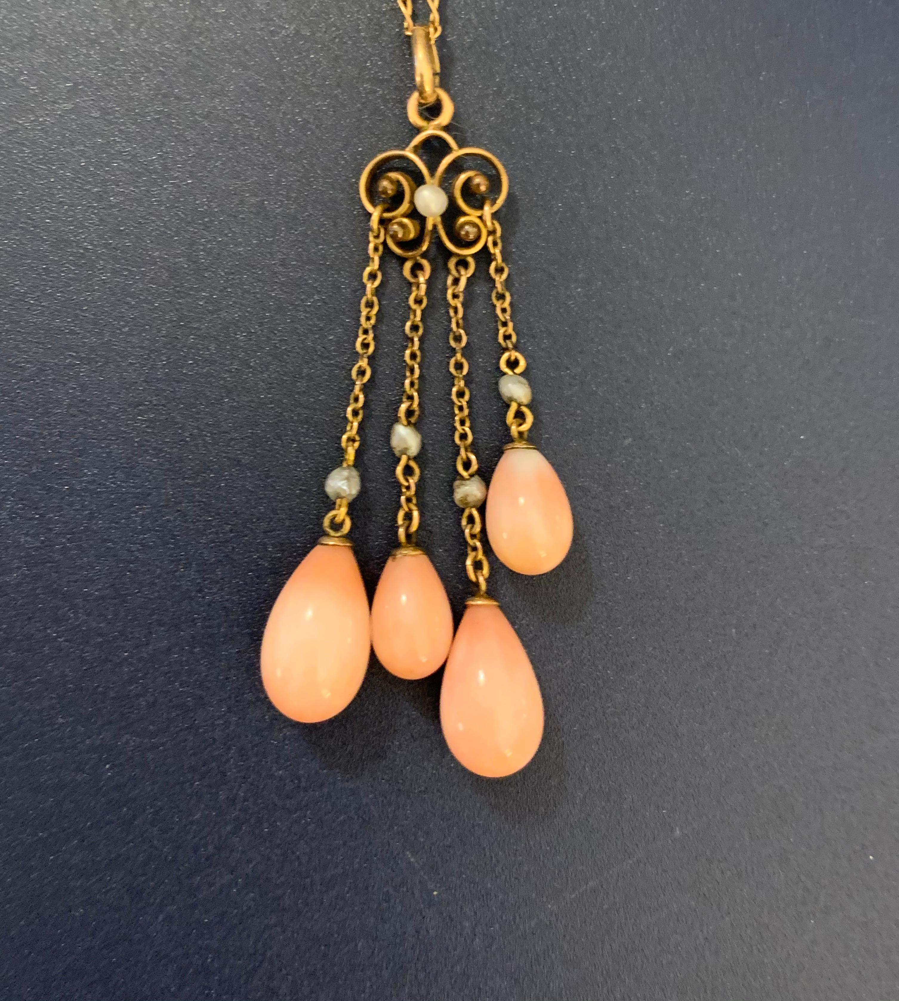 Vintage 1900s-1920s Angel Skin Coral Seed Pearl 14 Karat Yellow Gold Necklace In Good Condition In St. Louis Park, MN