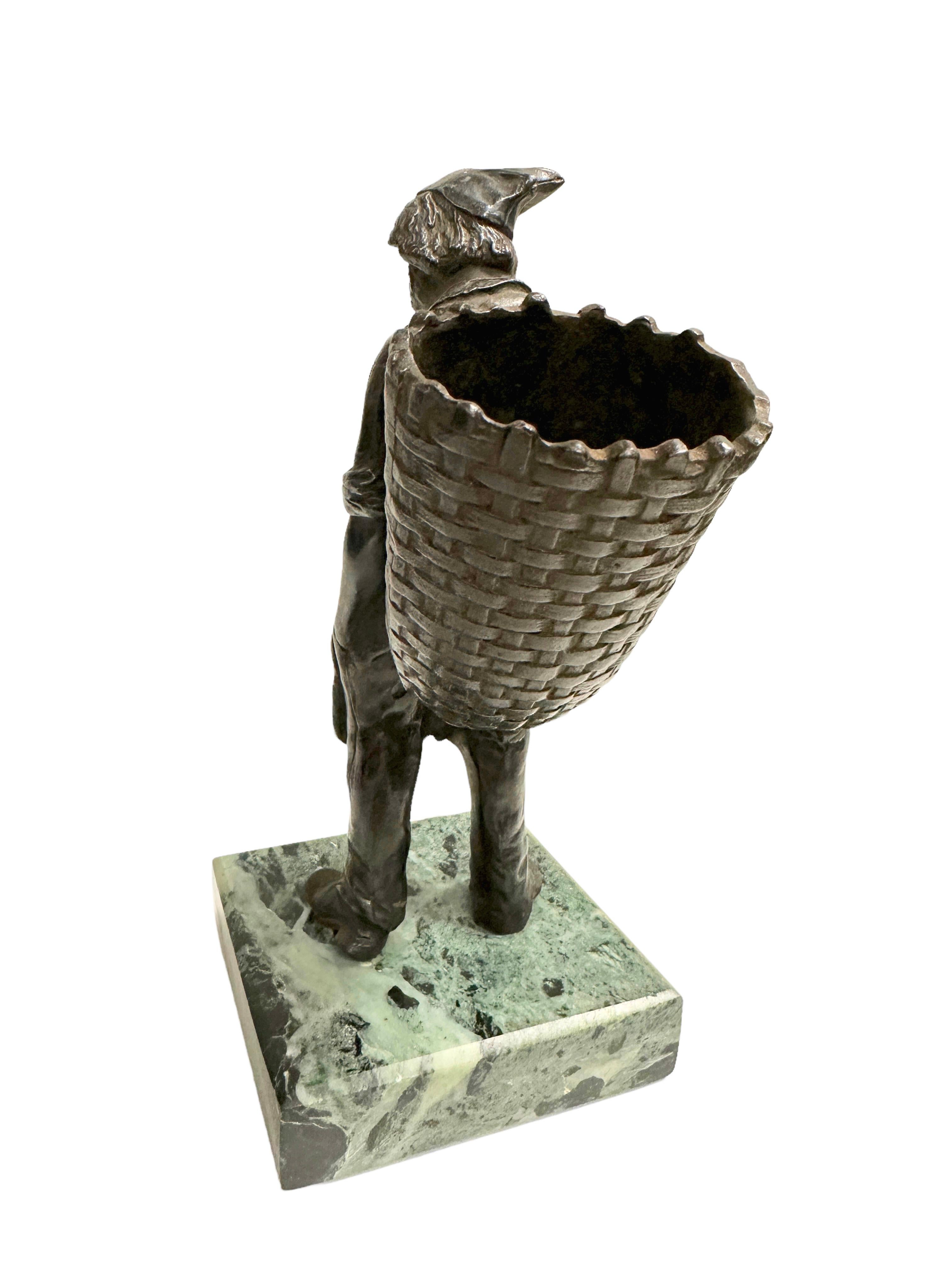 Vintage-Bronzefigur auf Marmorsockel, Metallstatue, antik, Österreich, 1900er Jahre (Art nouveau) im Angebot