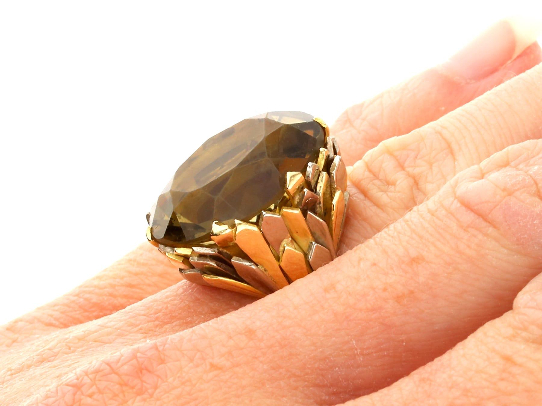 Vintage 19.05Ct Smoky Quartz and 18k Yellow Gold Cocktail Ring Circa 1970 For Sale 4