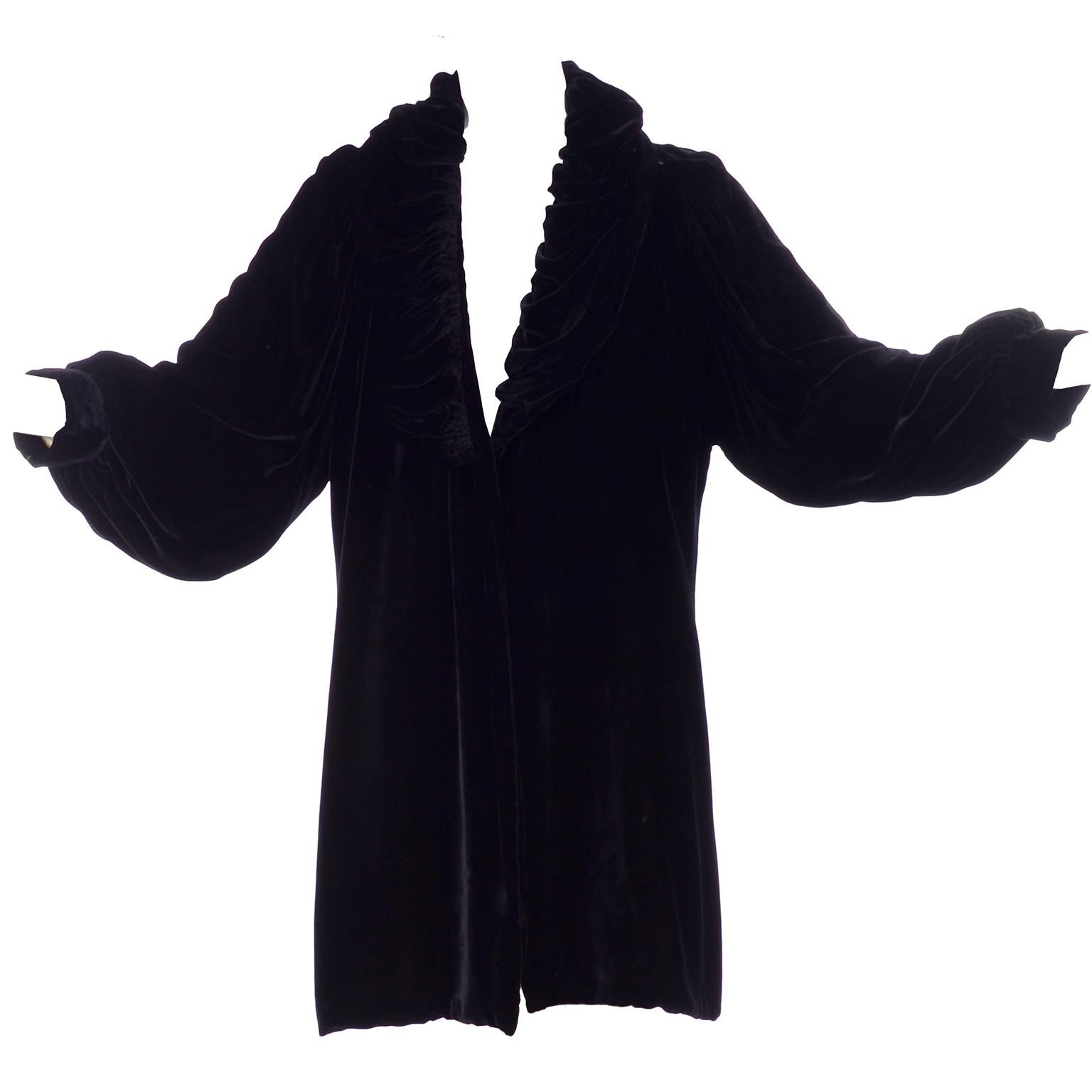 Vintage 1910s Black Velvet Evening Coat W/ Gathered Collar & Puff Sleeves For Sale 1