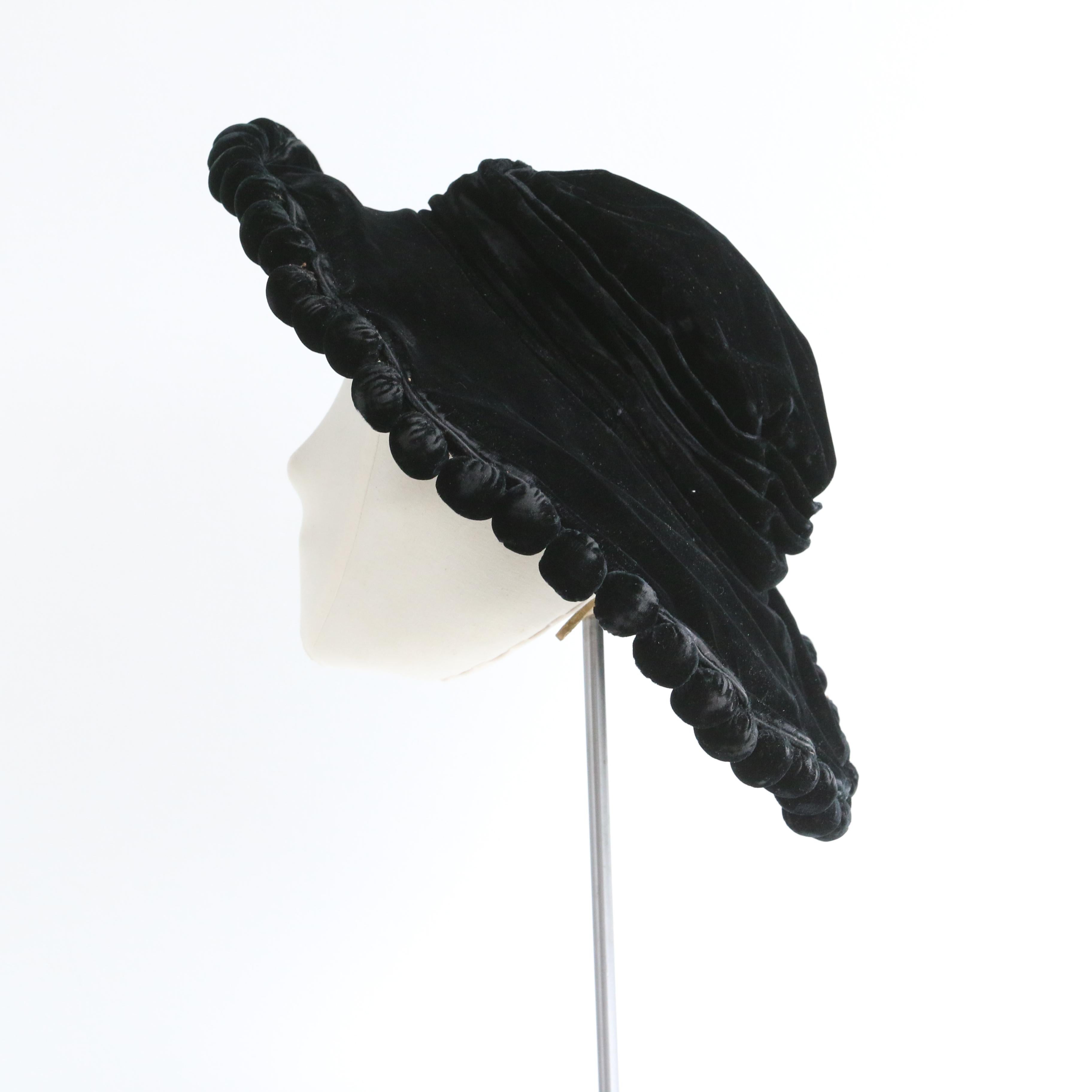 Vintage 1910's Edwardian Silk Velvet Wide Brim Hat In Good Condition In Cheltenham, GB
