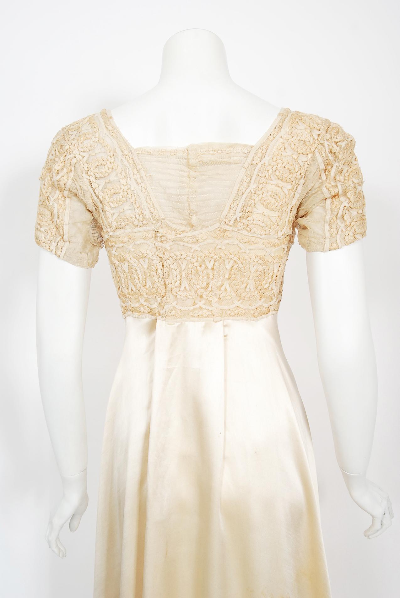 Vintage 1910s Ivory Crème Embroidered Net-Lace & Silk Satin Trained Bridal Gown  For Sale 5
