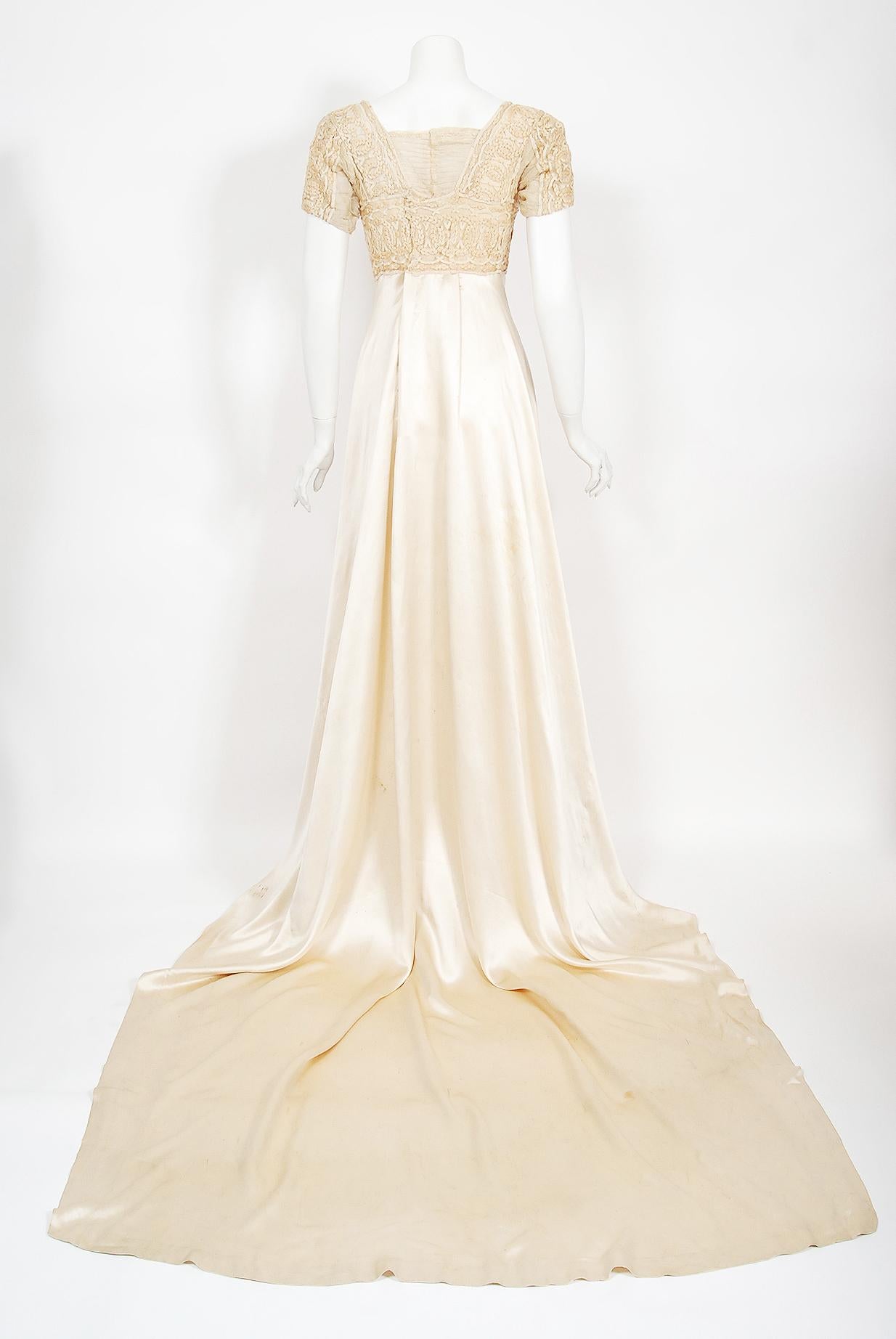 Vintage 1910s Ivory Crème Embroidered Net-Lace & Silk Satin Trained Bridal Gown  For Sale 6