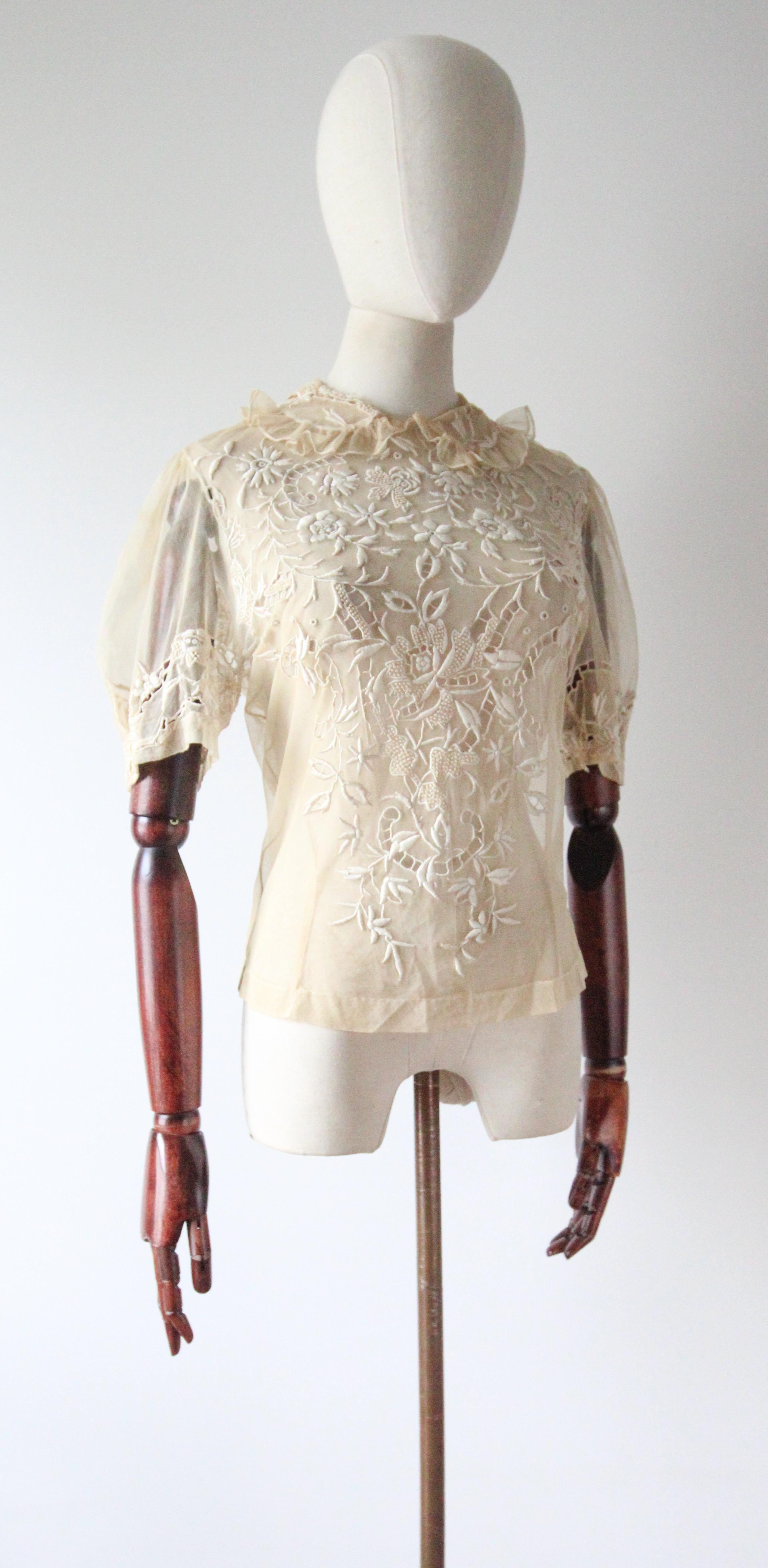 Vintage 1910's Lace and tulle floral embroidered embroidered blouse UK 8-10 In Good Condition In Cheltenham, GB