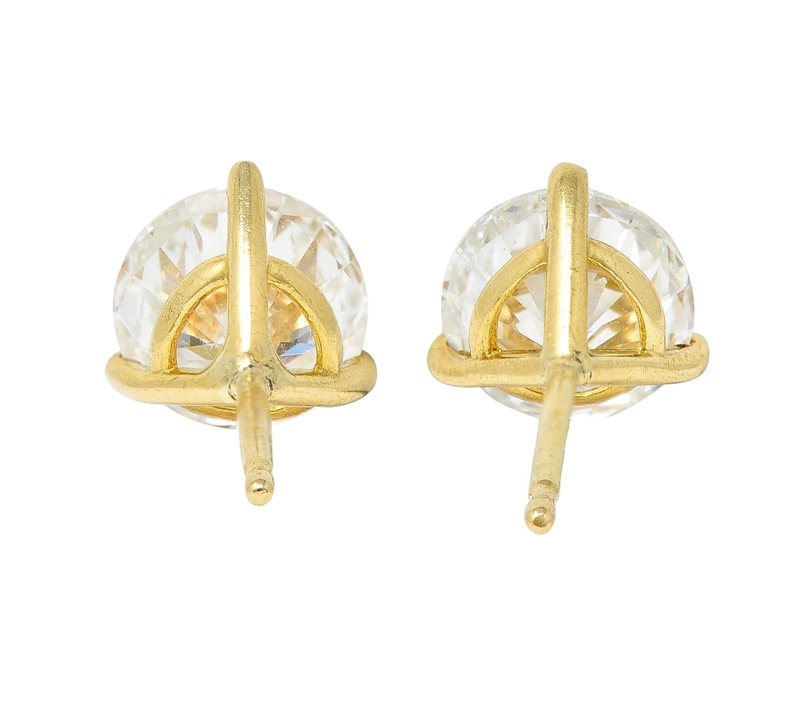 Contemporary Vintage 1.92 Carats Round Brilliant Diamond 18 Karat Yellow Gold Stud Earrings For Sale