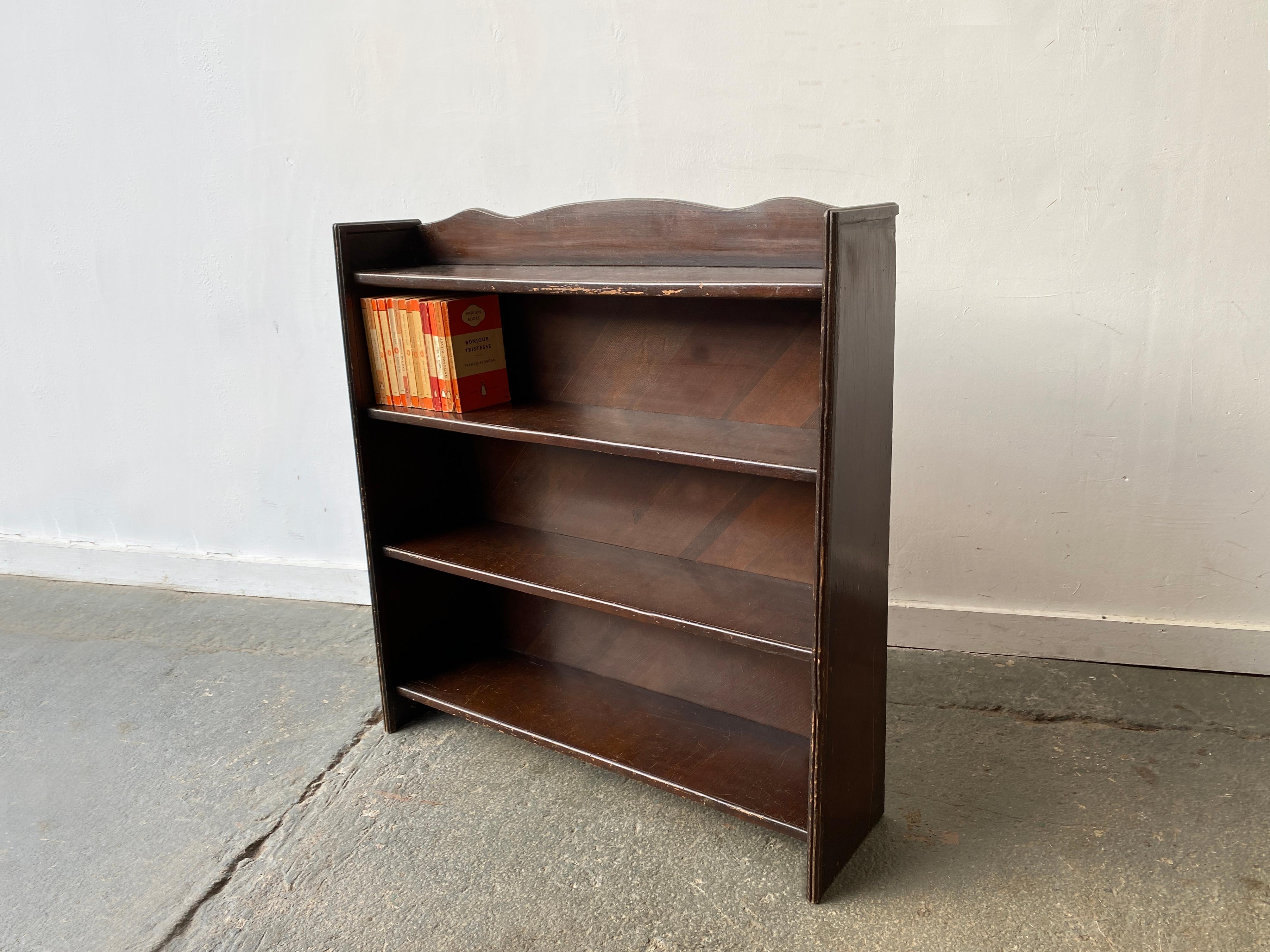 Art Deco Vintage 1920/30’s open fronted free-standing bookcase For Sale