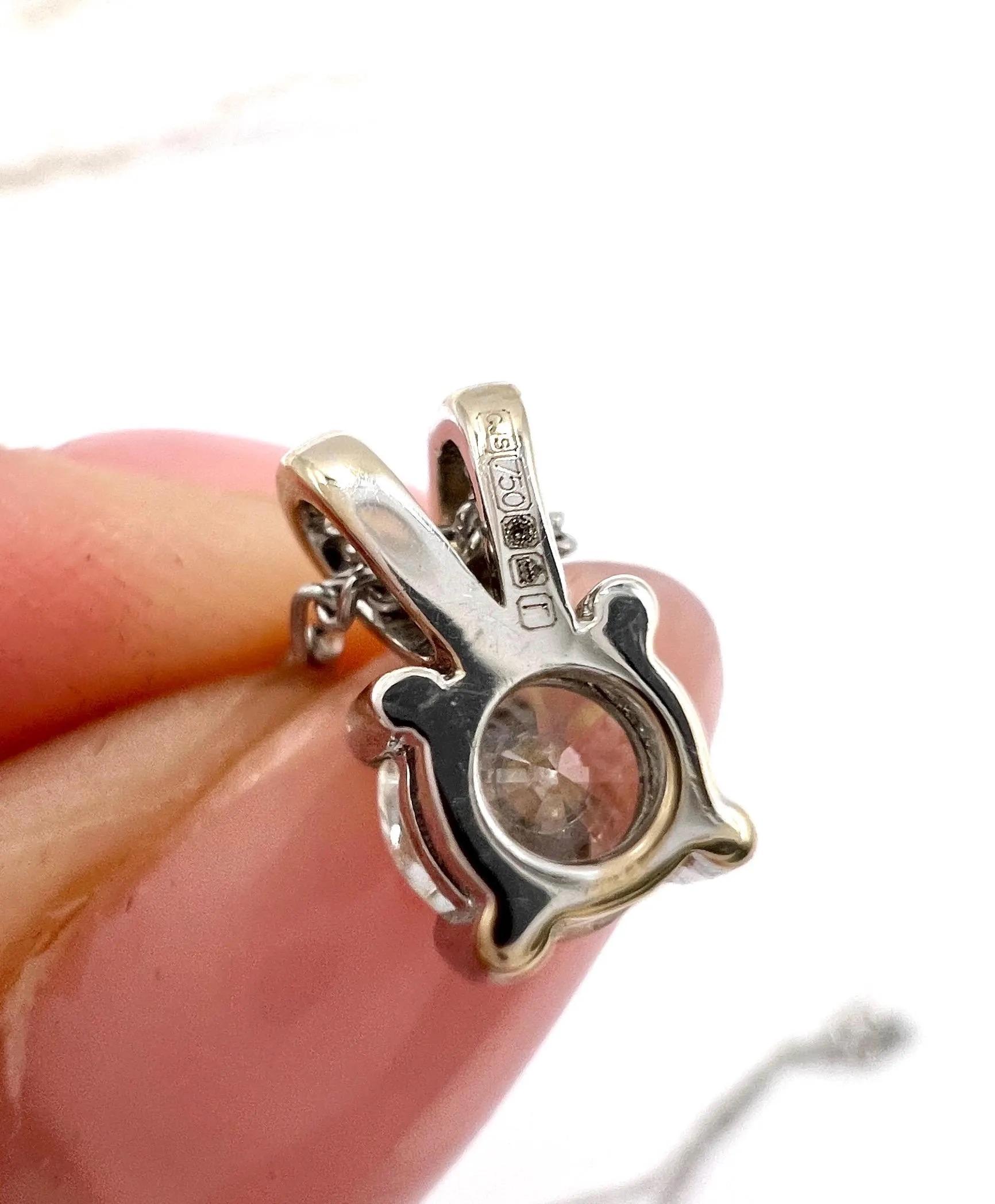 Vintage 1920s 0.47 Carat Diamond Set in New 18ct White Pendant on Platinum Chain en vente 3