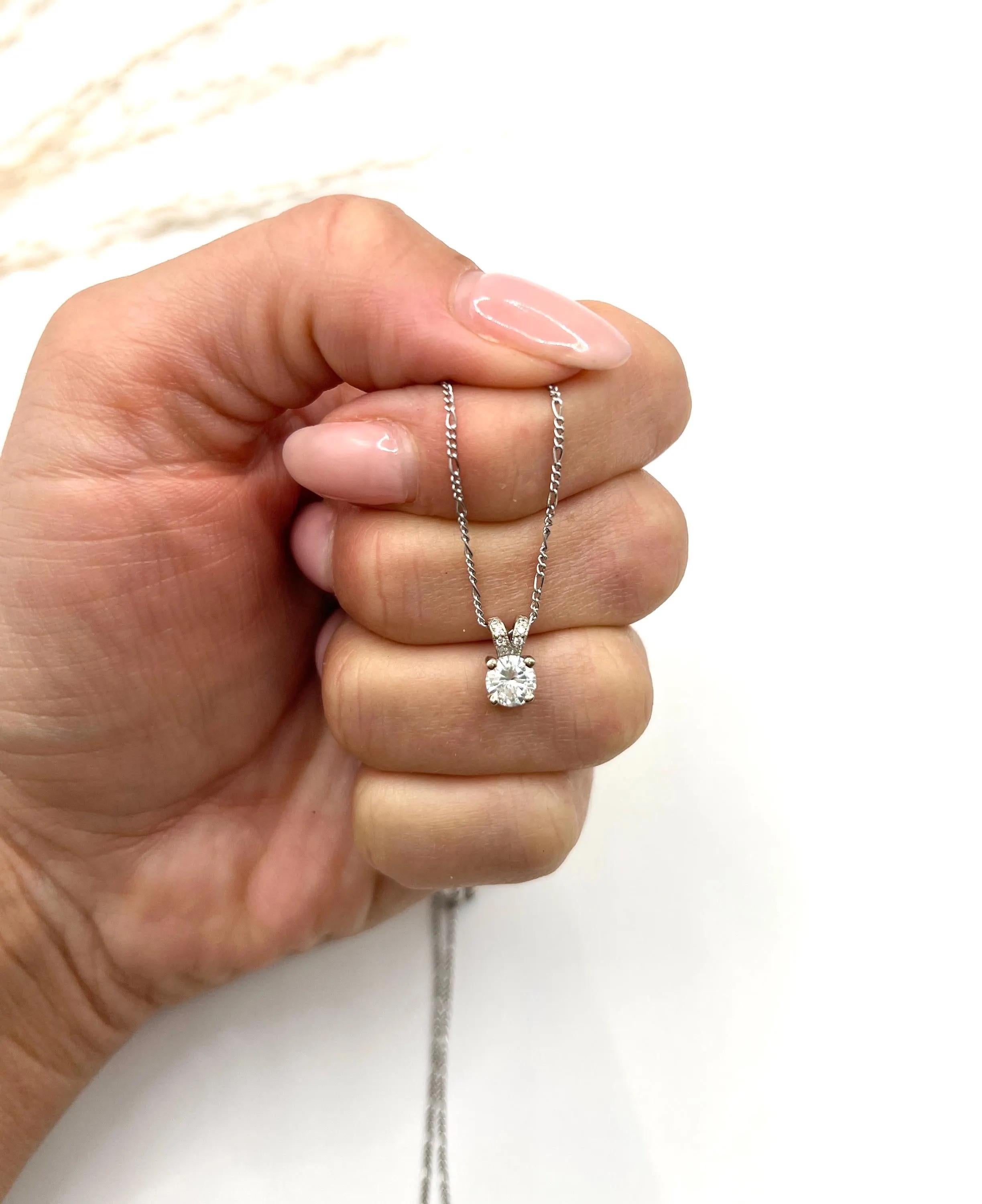 Vintage 1920s 0.47 Carat Diamond Set in New 18ct White Pendant on Platinum Chain en vente 4