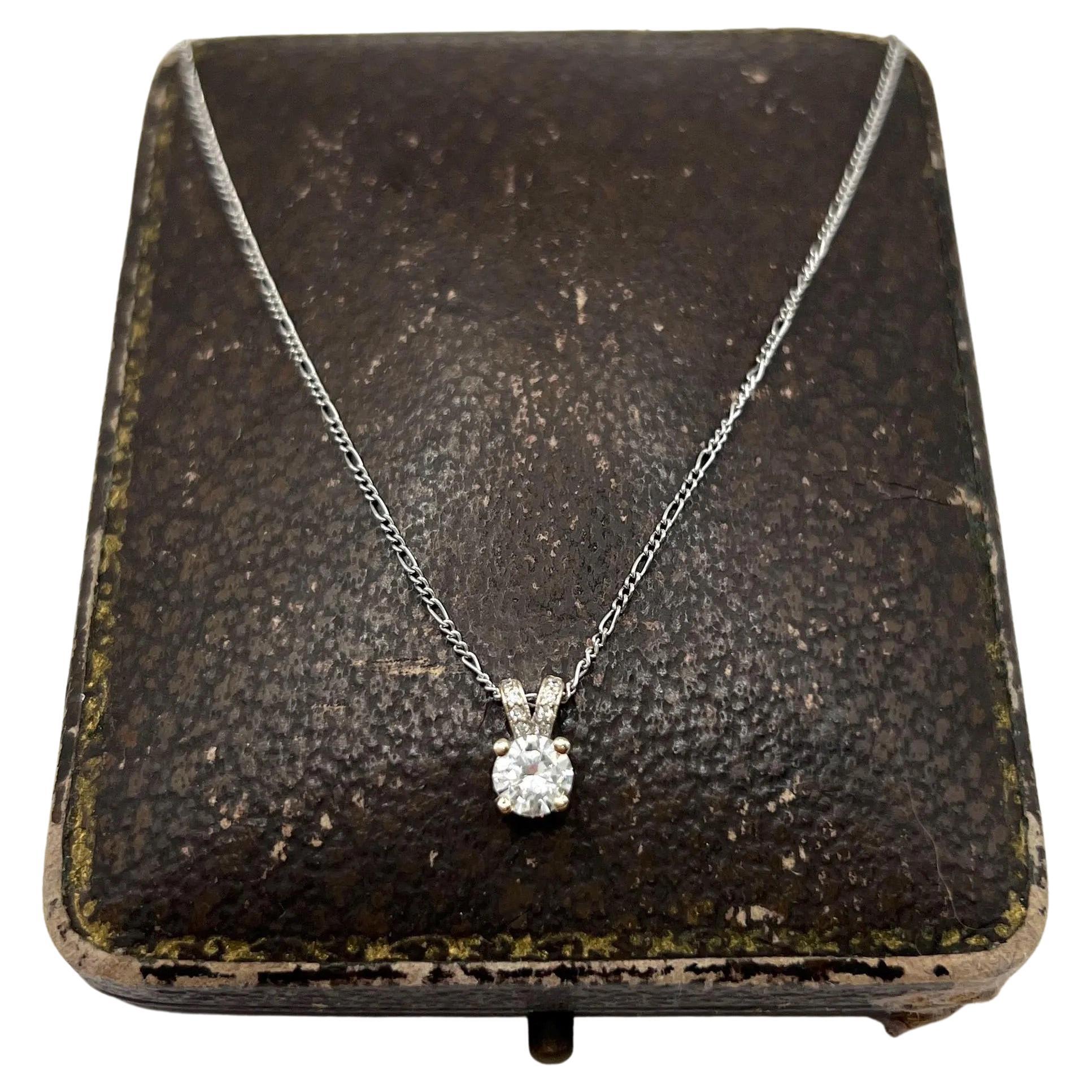 Vintage 1920s 0.47 Carat Diamond Set in New 18ct White Pendant on Platinum Chain en vente