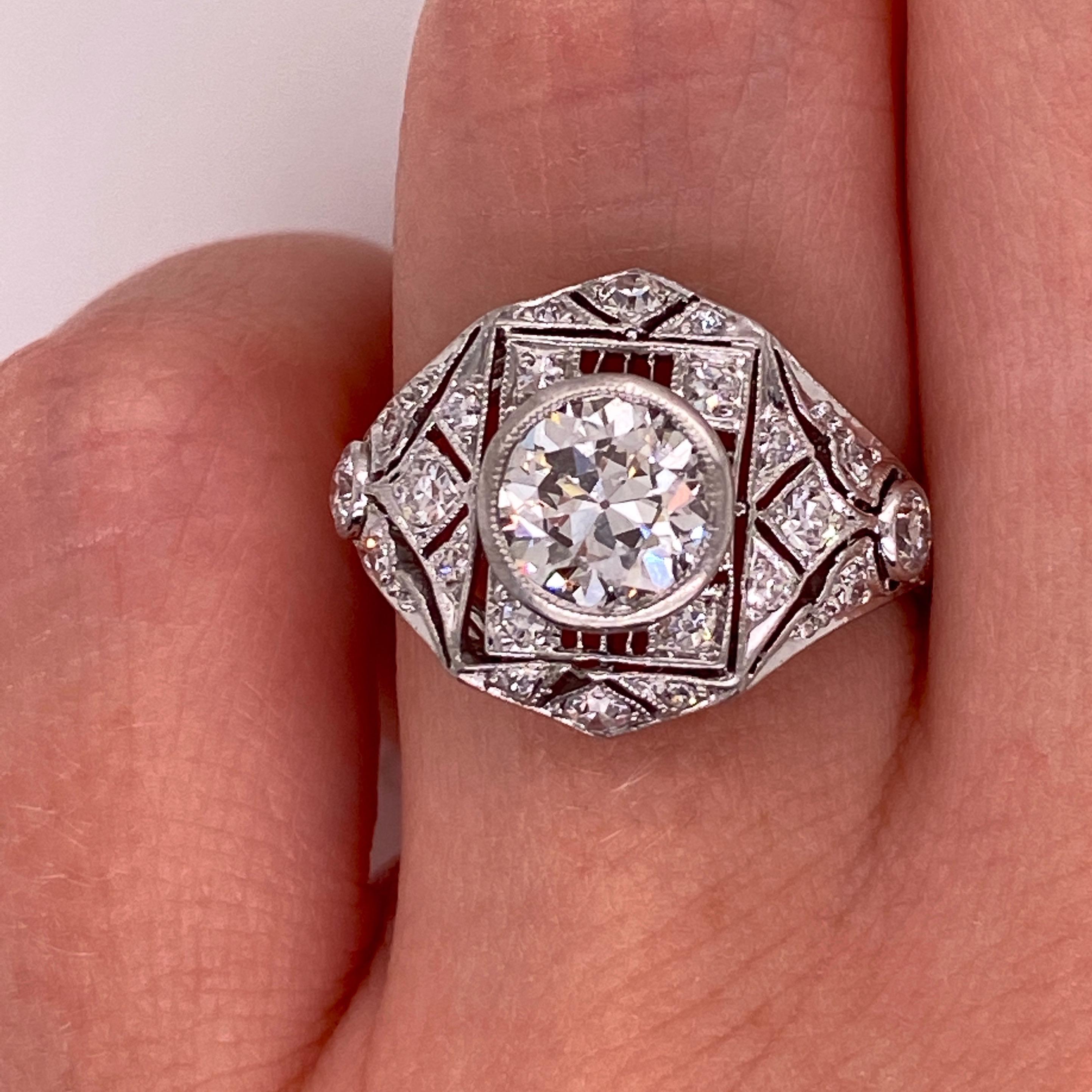 Vintage 1920s 1.25 Carat European Cut Diamond Platinum Filigree Ring For Sale 4
