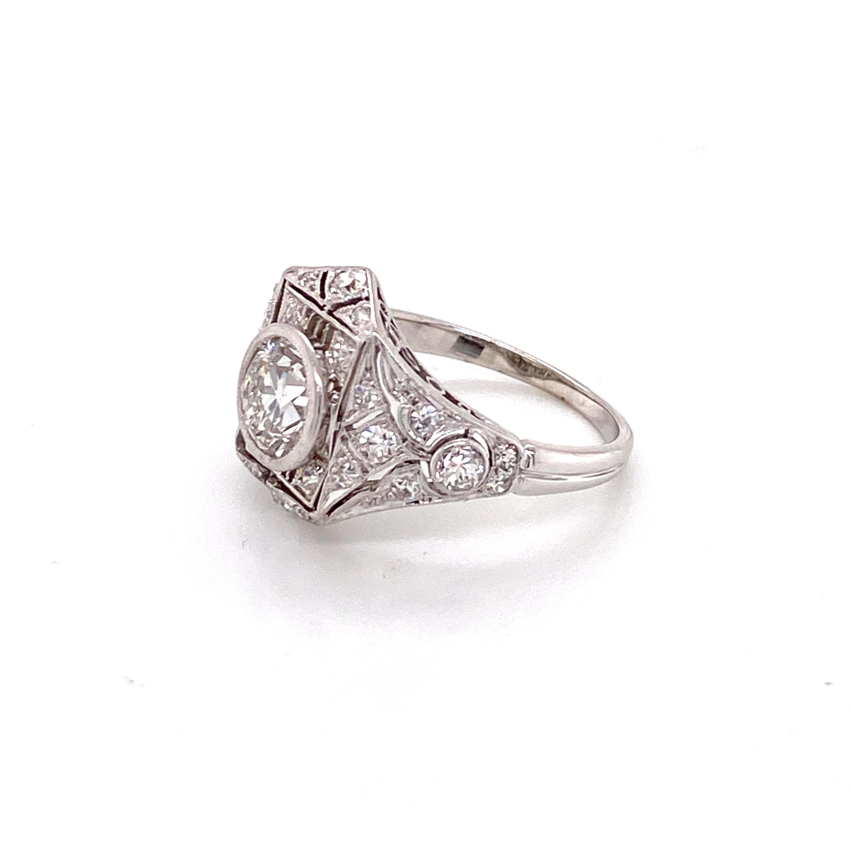 Art Deco Vintage 1920s 1.25 Carat European Cut Diamond Platinum Filigree Ring For Sale