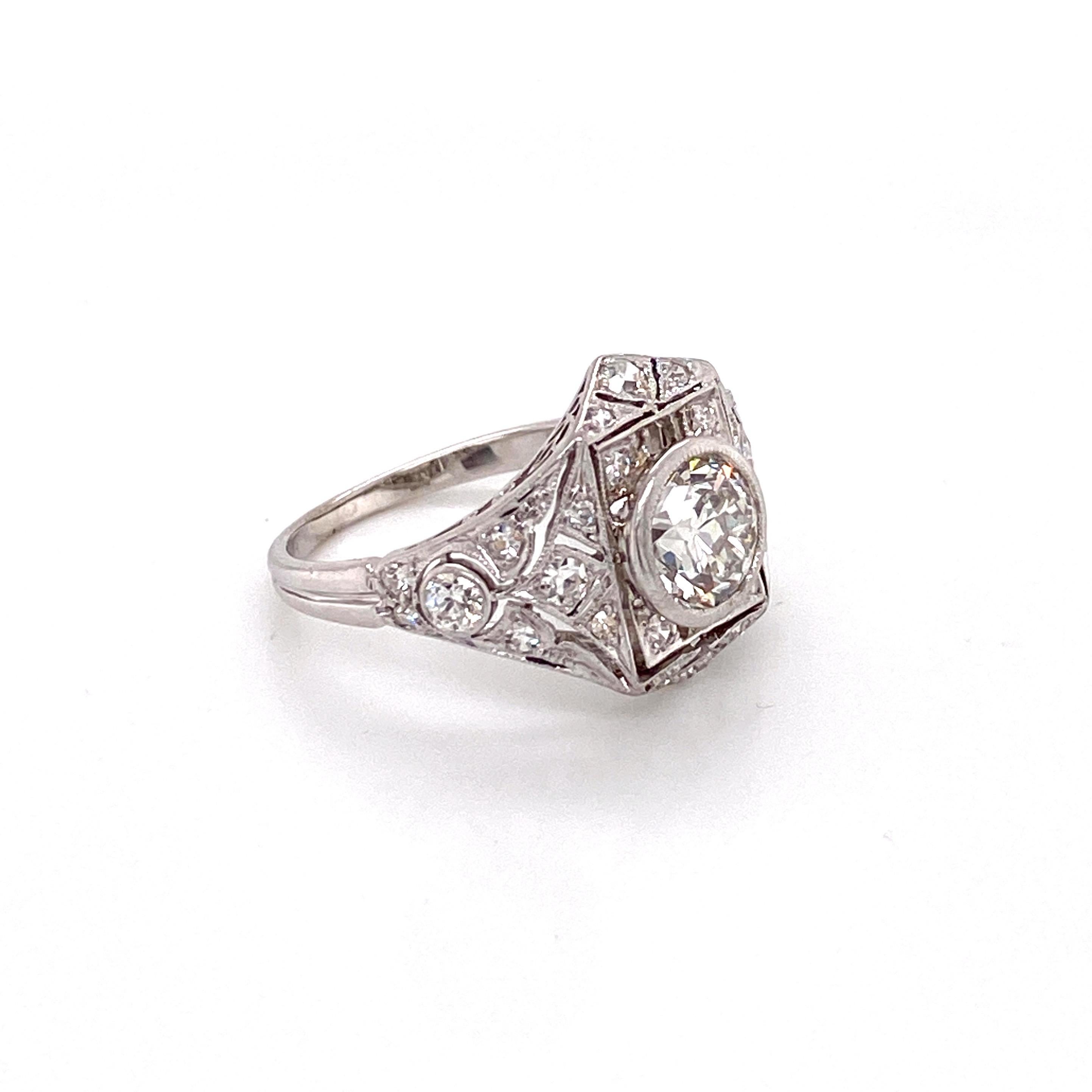 Vintage 1920s 1.25 Carat European Cut Diamond Platinum Filigree Ring In Good Condition For Sale In Boston, MA