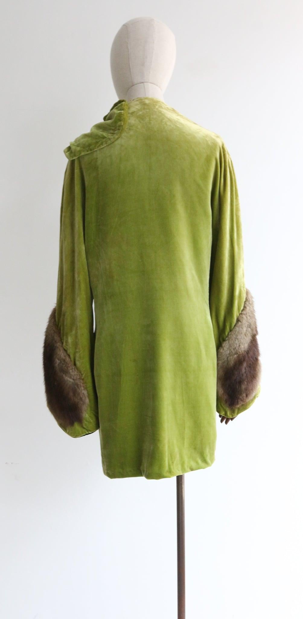 Vintage 1920's Apple Green French Silk Velvet Coat UK 10 US 6 3