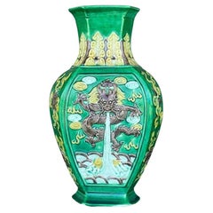 Vase dragon asiatique vintage des années 1920