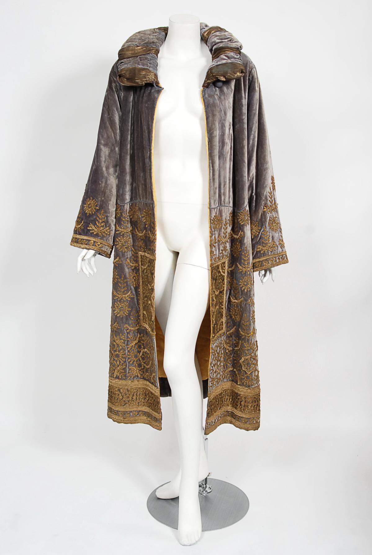 Vintage 1920's Babani Paris Couture Metallic Gold Lame Embroidered Velvet Coat  3
