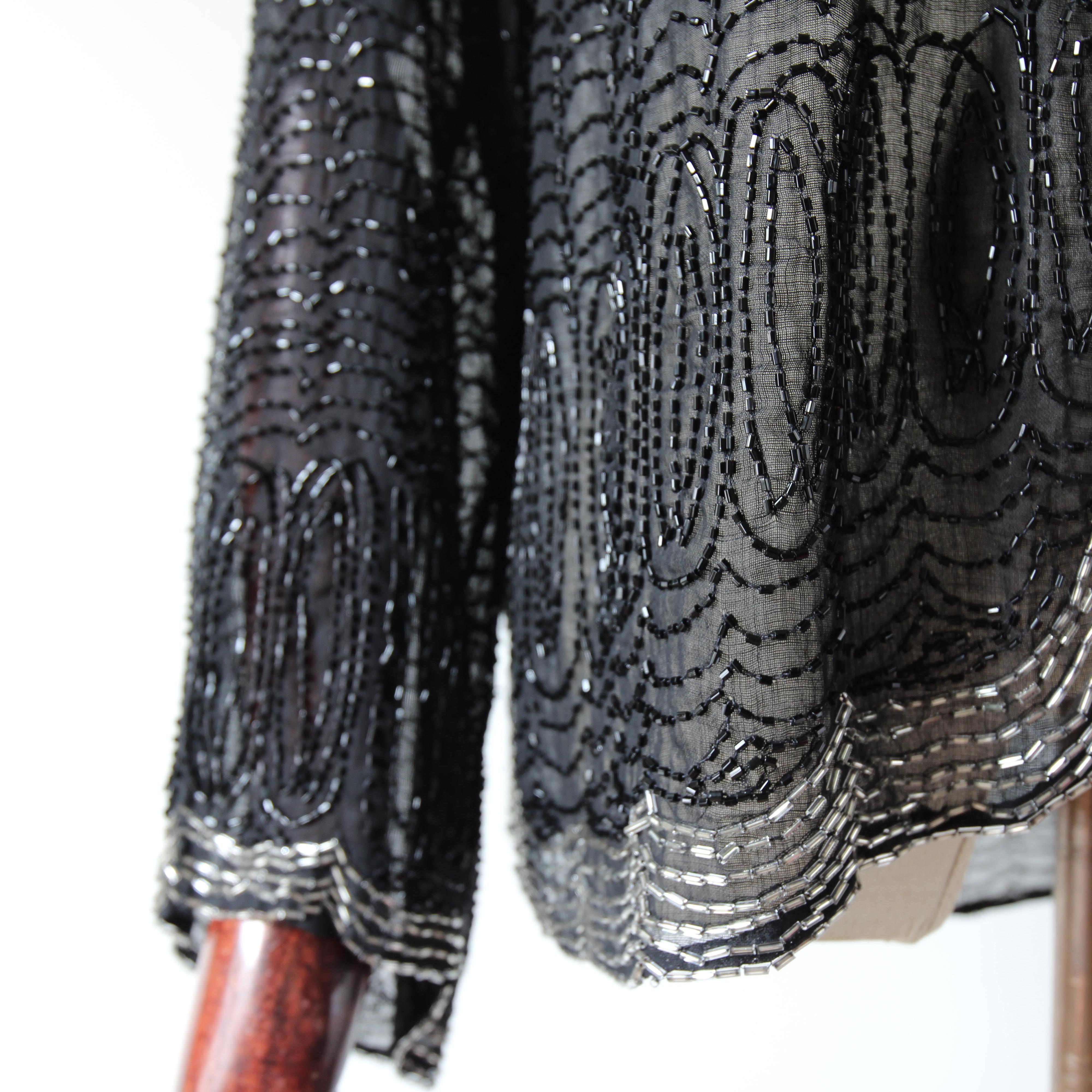 Vintage 1920's Black Beaded Jacket Silver Flapper silver beaded Jacket UK 8 US 4 In Good Condition For Sale In Cheltenham, GB
