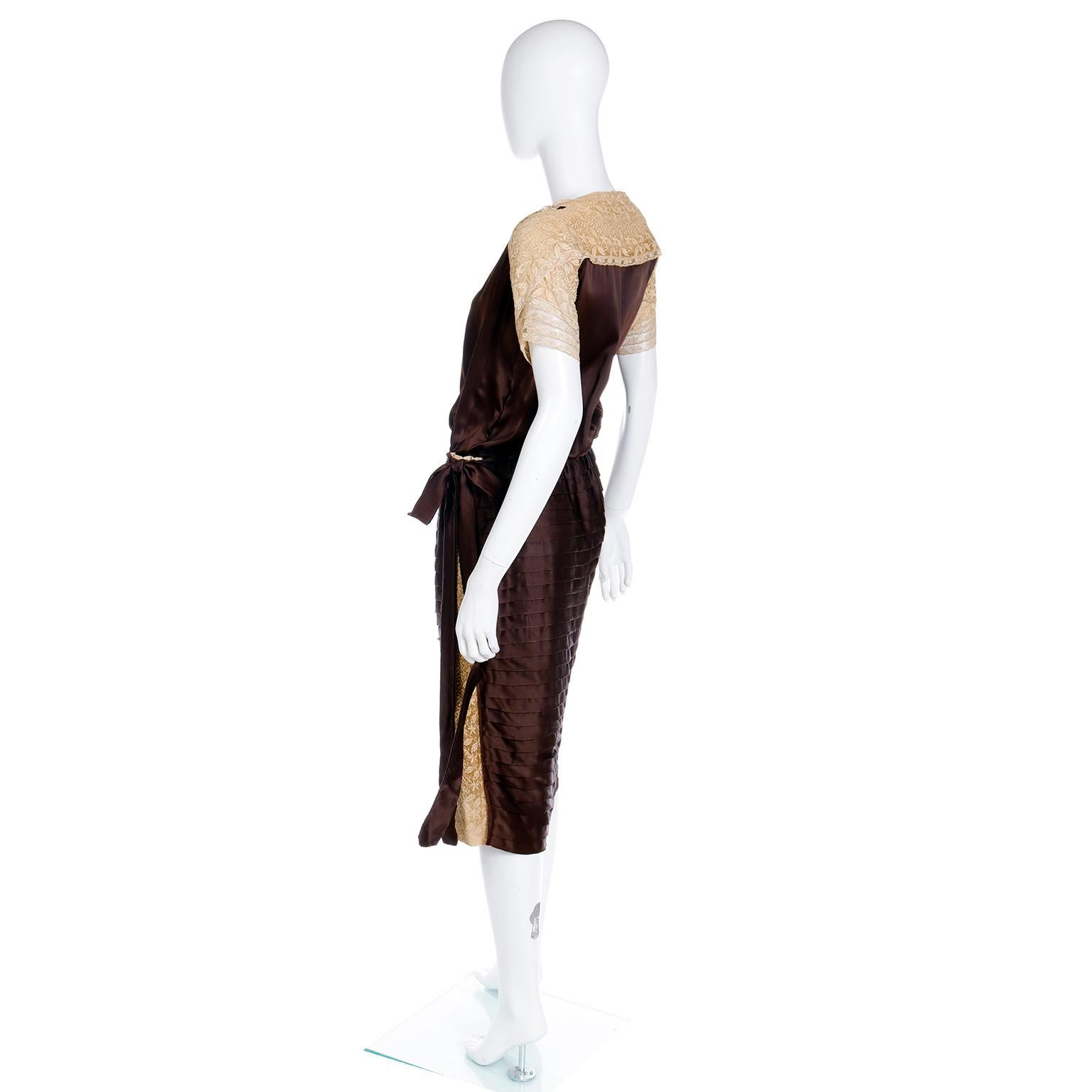 Women's Vintage 1920s Brown Horizontally Pleated Silk Dress With Lace Detail For Sale