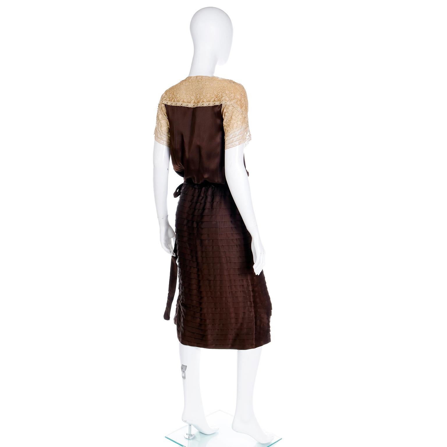 Vintage 1920s Brown Horizontally Pleated Silk Dress With Lace Detail For Sale 2