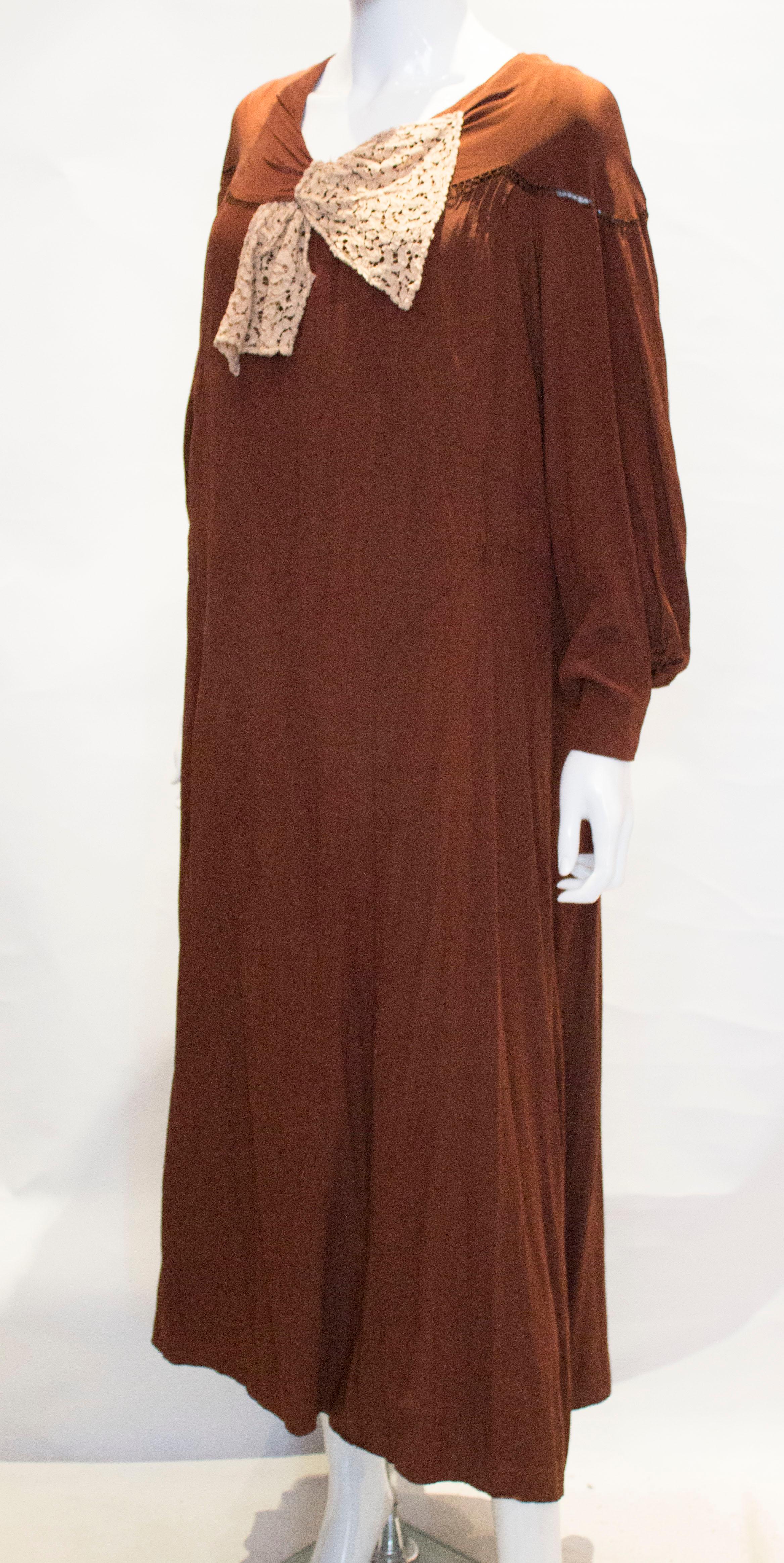 Robe en soie marron vintage des années 1920 Bon état - En vente à London, GB