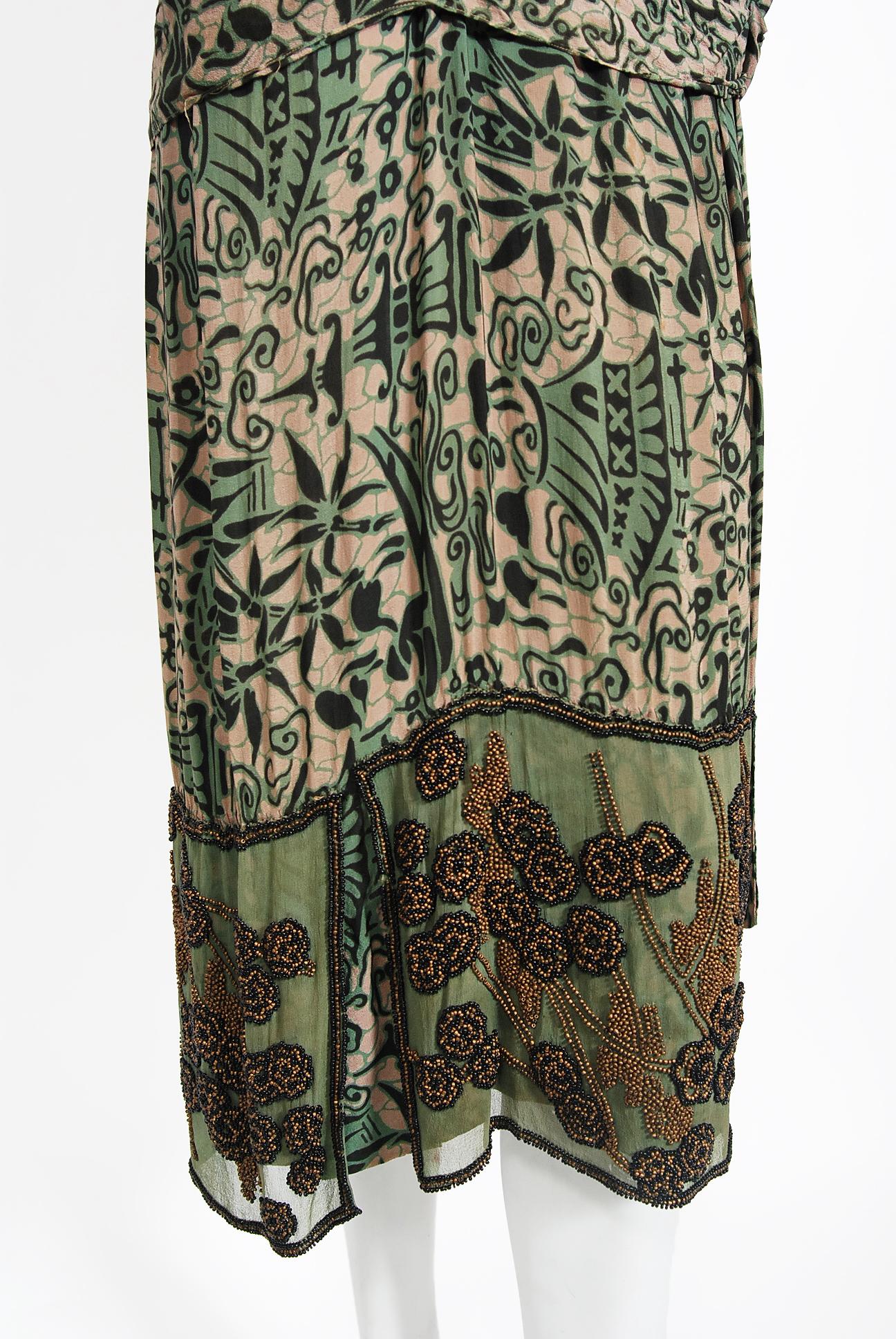 Vintage 1920's Seafoam Green Scenic Print Silk & Beaded Chiffon Art-Deco Dress For Sale 4