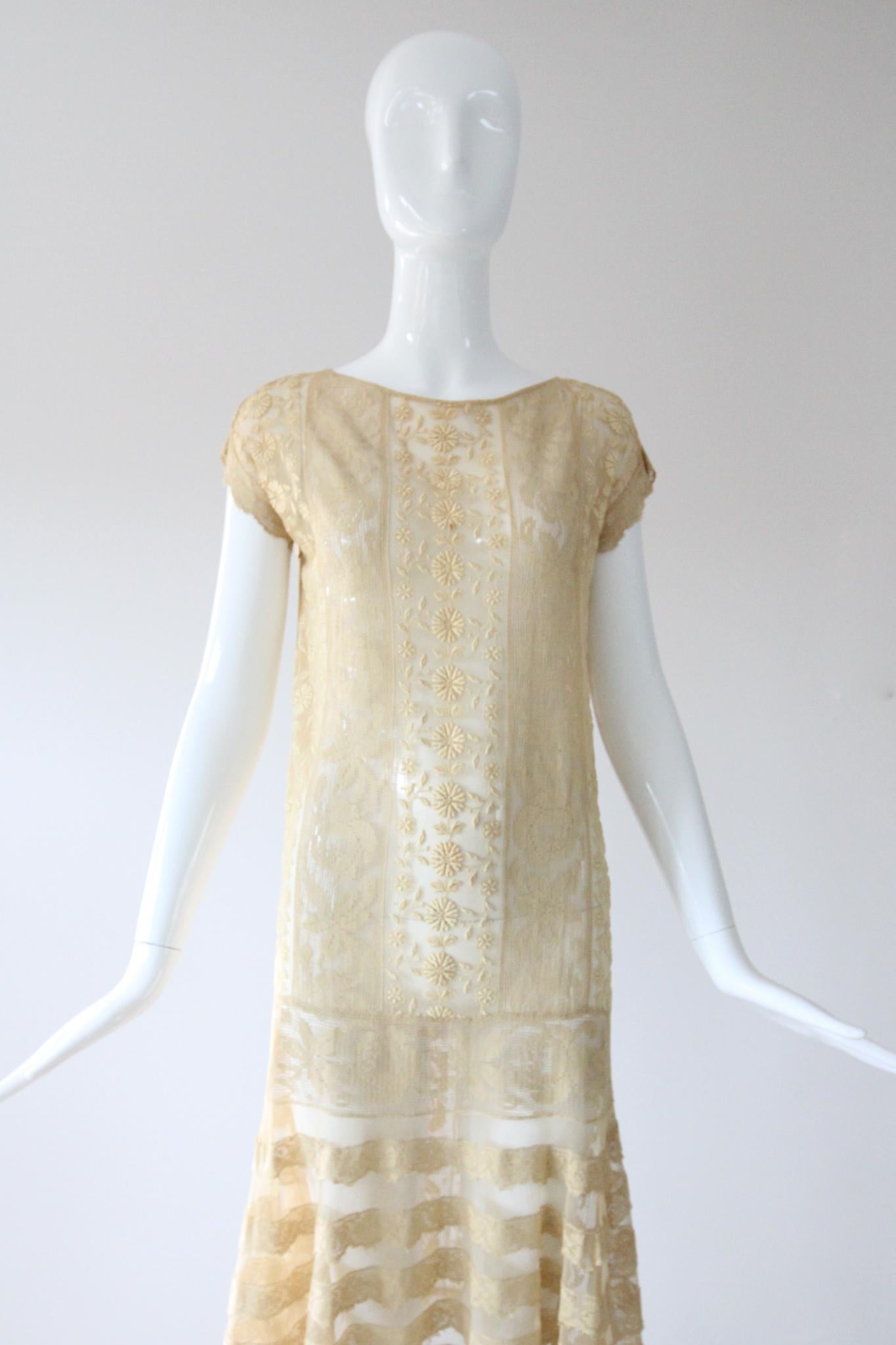 Beige Vintage 1920's Cream Floral Lace Day Dress 1920s Lace Dress UK 8-10 US 4-6 For Sale