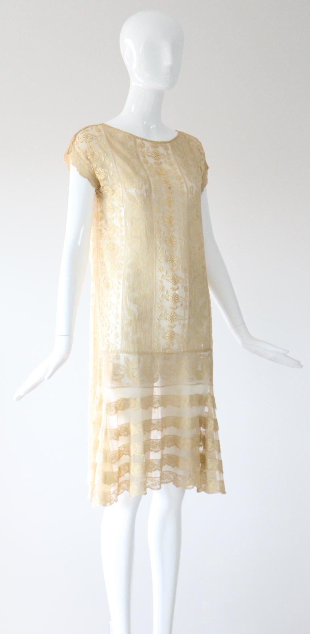 Women's Vintage 1920's Cream Floral Lace Day Dress 1920s Lace Dress UK 8-10 US 4-6 For Sale