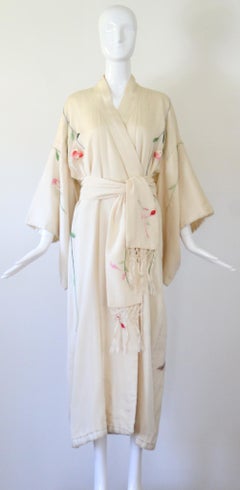 Vintage 1920's Cream Silk Floral Embroidered Kimono UK 10-14 US 6-10