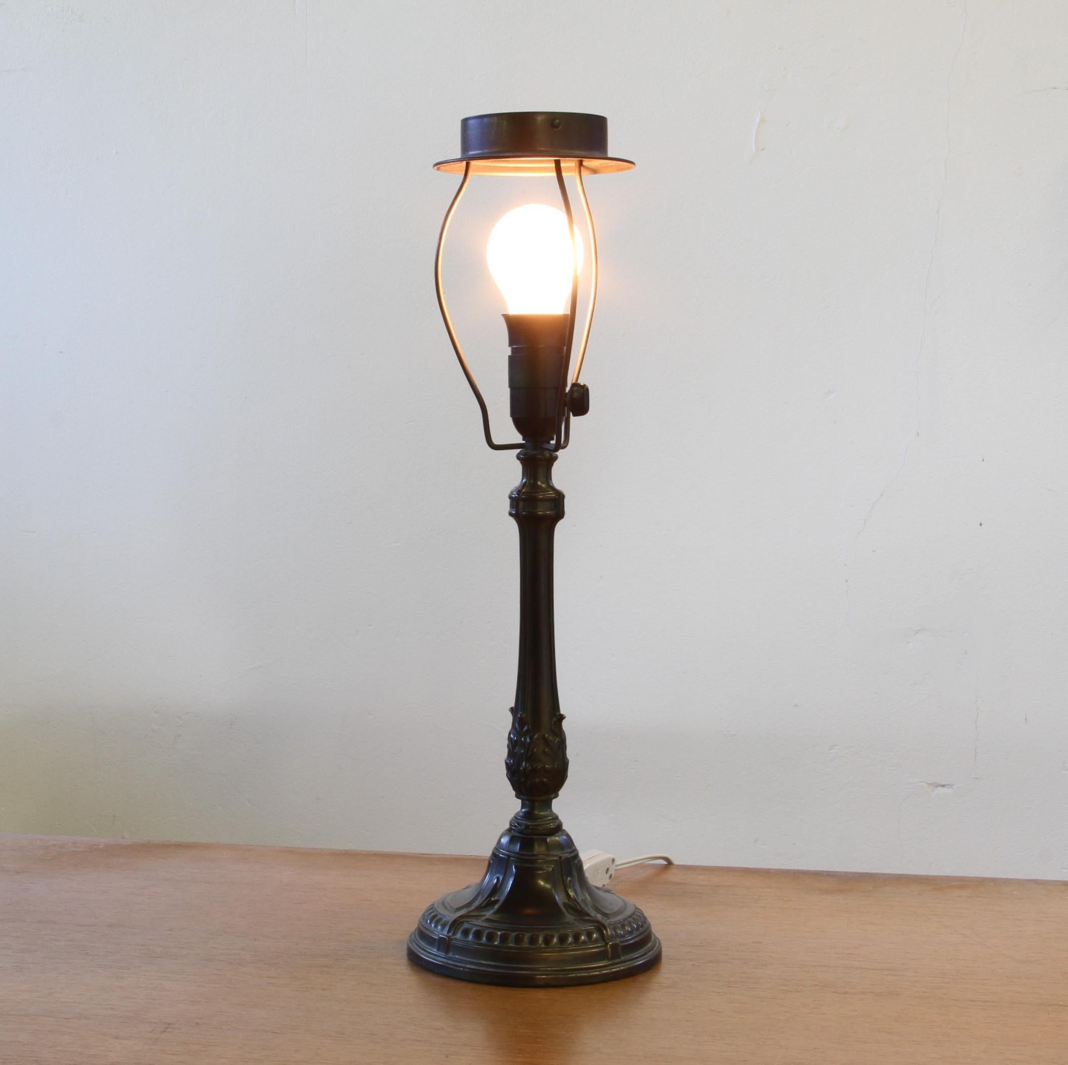 Vintage 1920s Danish Table Lamp in the Style of Just Andersen Diskometal design In Good Condition For Sale In Store Heddinge, DK