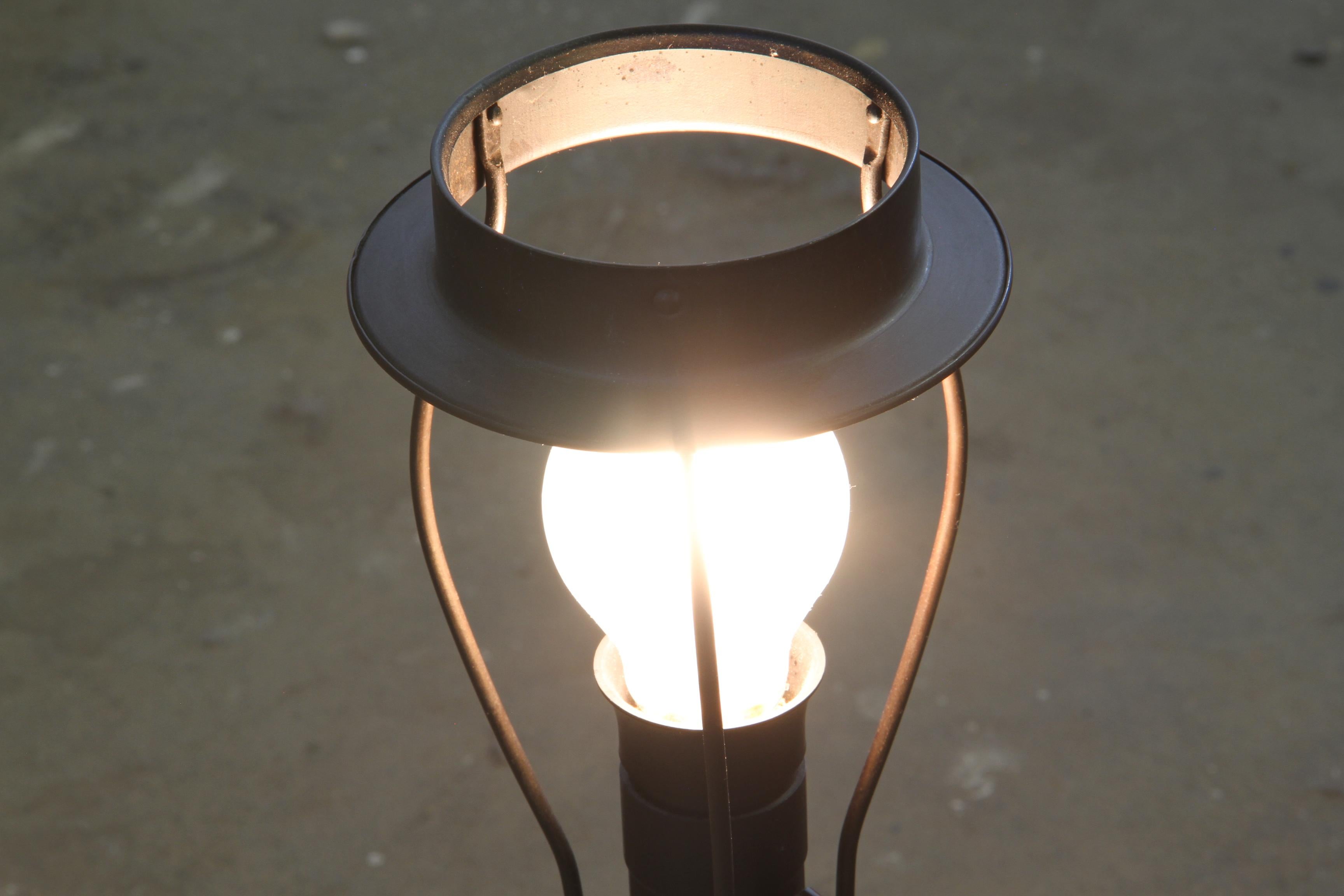 Vintage 1920s Danish Table Lamp in the Style of Just Andersen Diskometal design For Sale 3