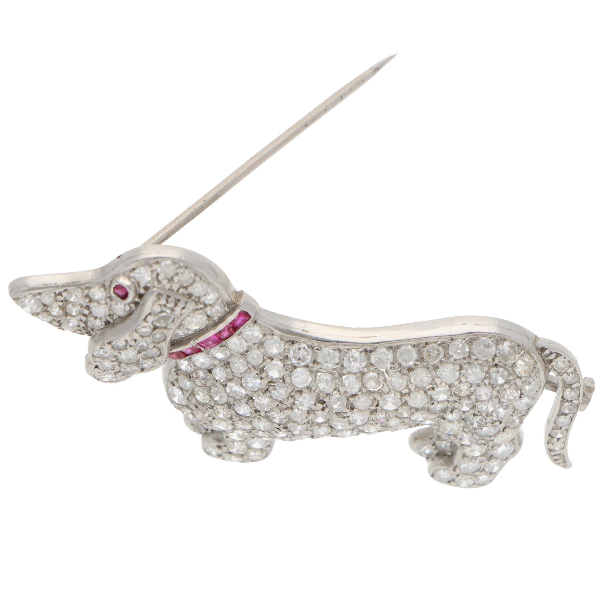 Vintage 1920s Diamond and Ruby Dog Brooch in Platinum In Excellent Condition For Sale In London, GB