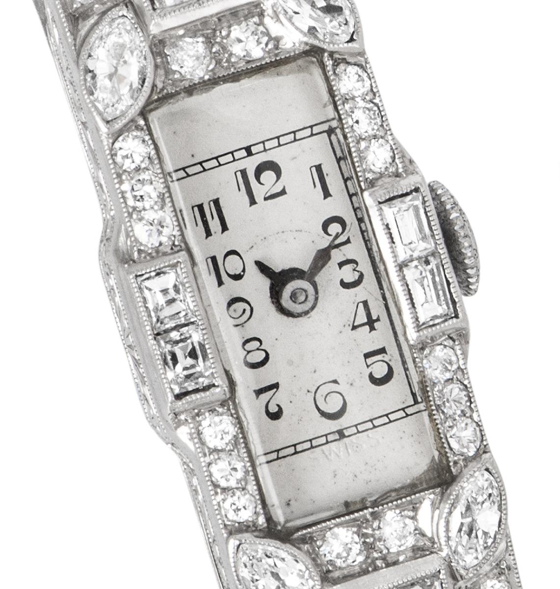 Vintage 1920er Jahre Diamond Set Silber Zifferblatt Platin Cocktail Armbanduhr im Zustand „Gut“ im Angebot in London, GB