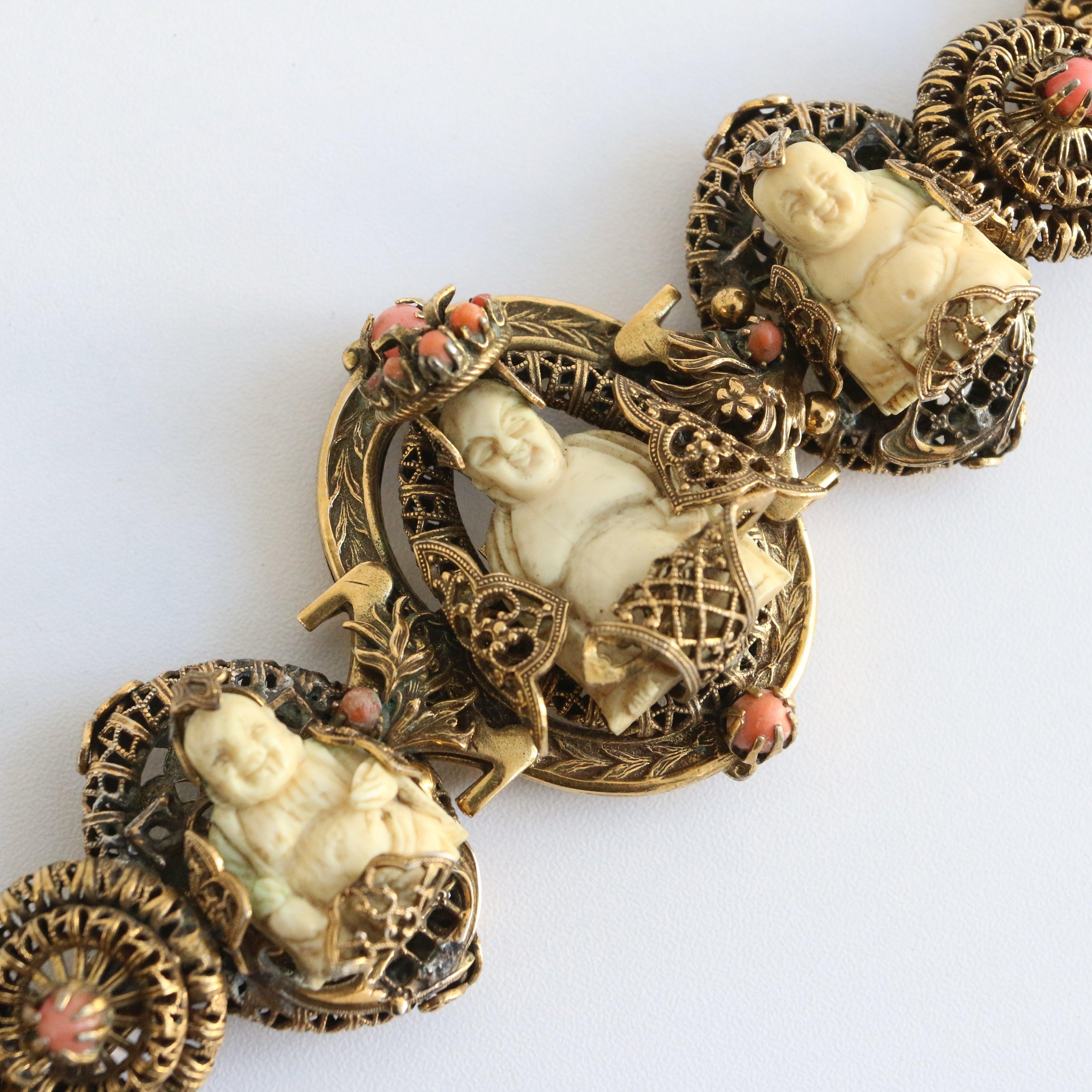 Vintage 1920's Filigree Brass & Coral Trikaya Buddha Bracelet In Good Condition For Sale In Cheltenham, GB