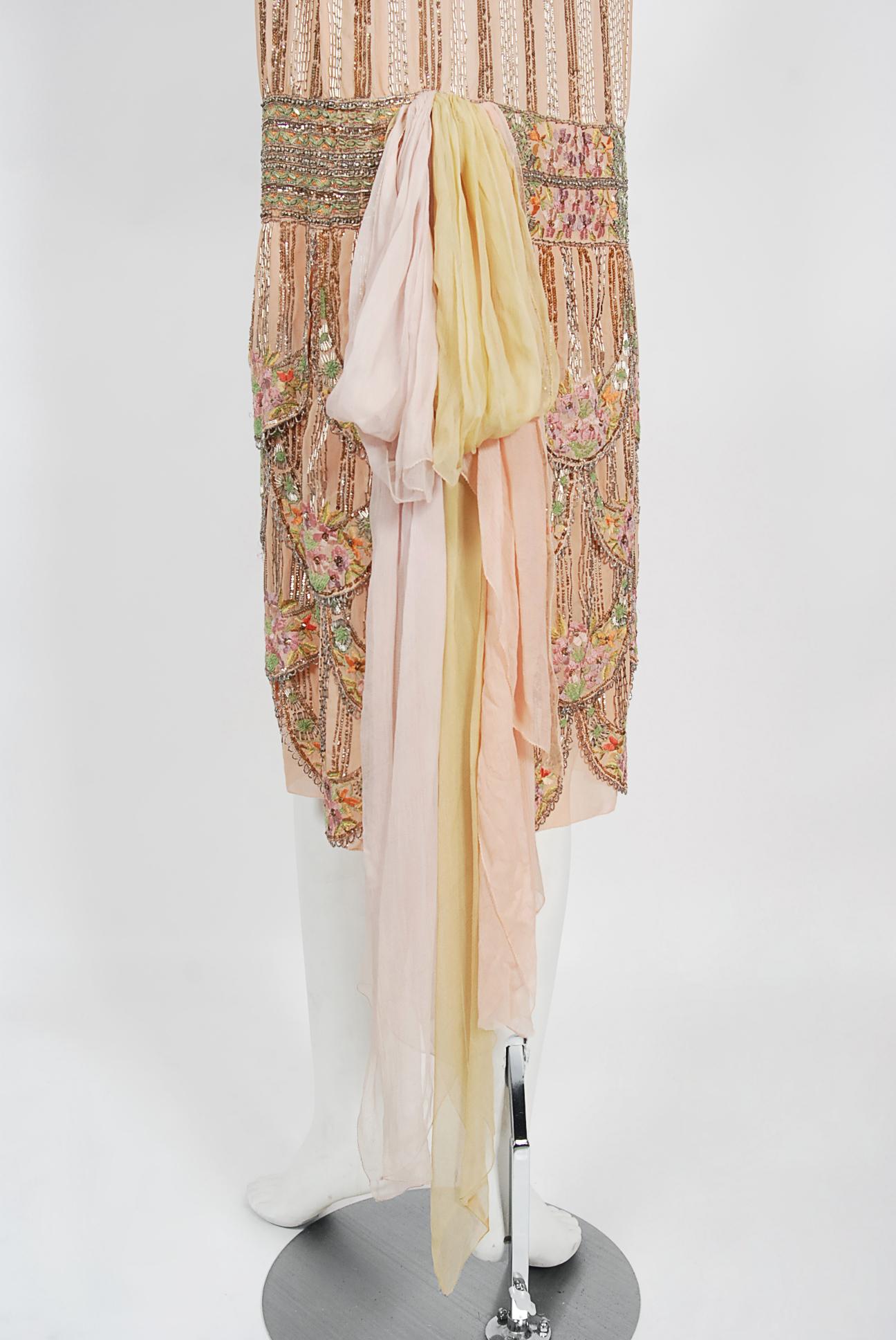 1920s French Couture Beaded Embroidered Blush-Pink Silk Petal Deco Flapper Dress For Sale 8