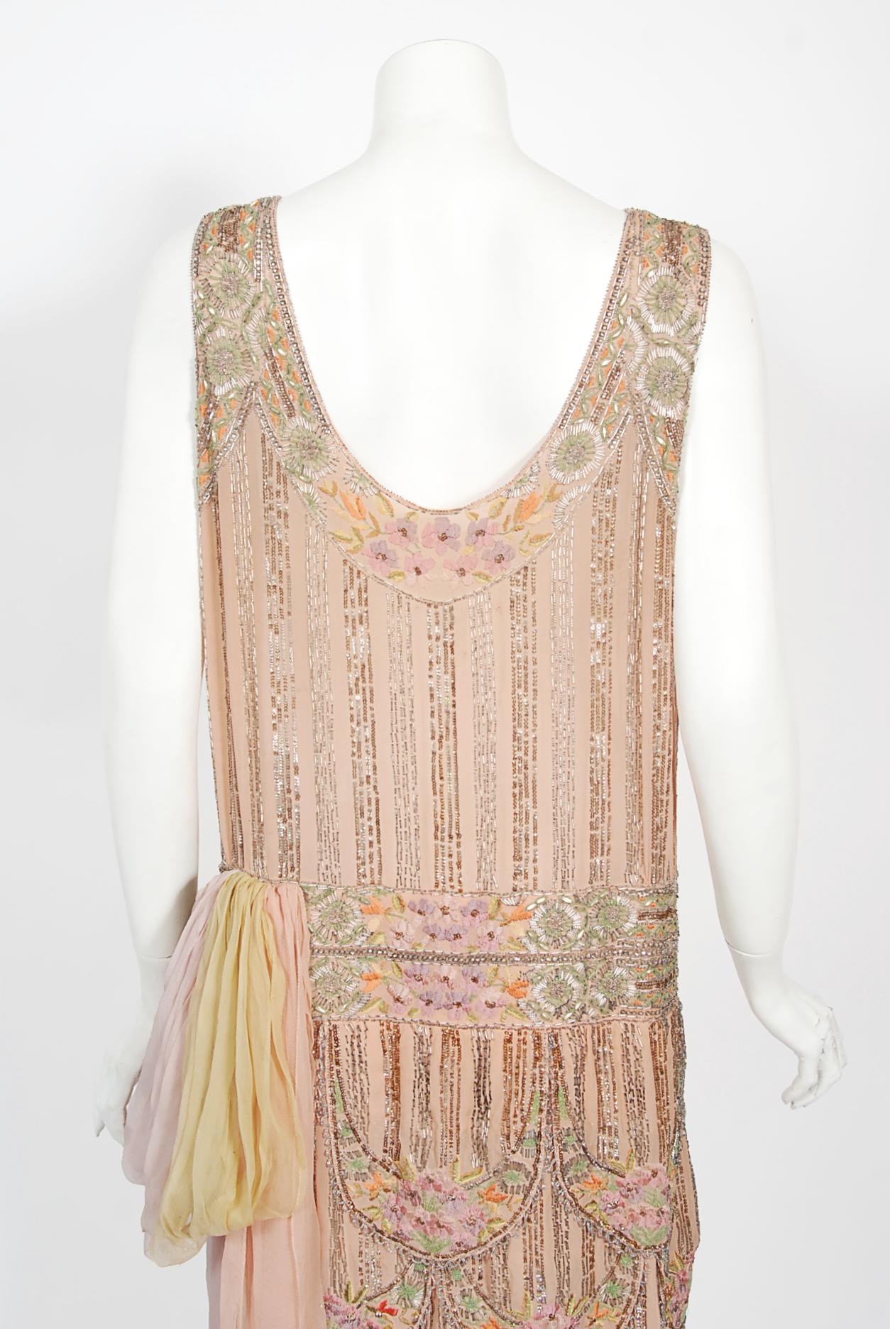 1920s French Couture Beaded Embroidered Blush-Pink Silk Petal Deco Flapper Dress For Sale 12