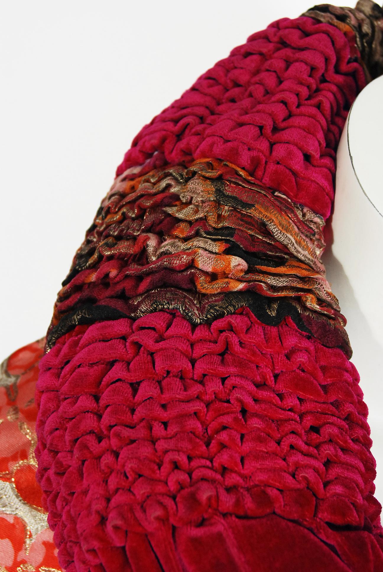 Vintage 1920's Französisch Metallic Blumendruck Lamé & Magenta Seide-Samt Deco Cape 1