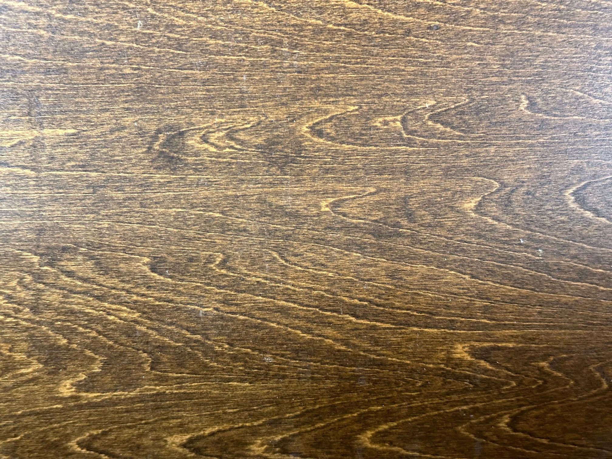 Commode georgiano d'epoca in mogano degli anni '20 con tiretti a pipistrello in vendita 2