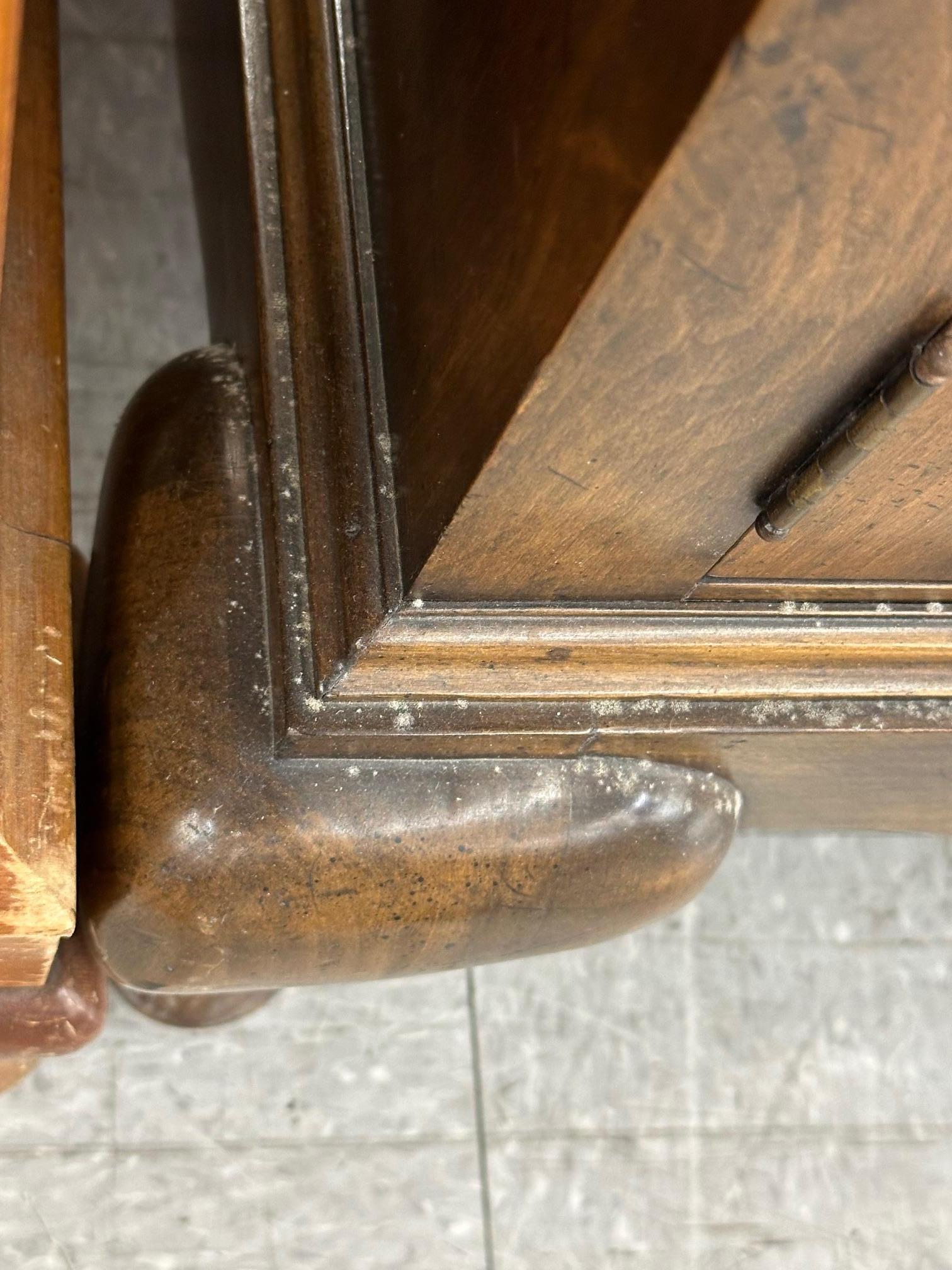 Inglese Commode georgiano d'epoca in mogano degli anni '20 con tiretti a pipistrello in vendita