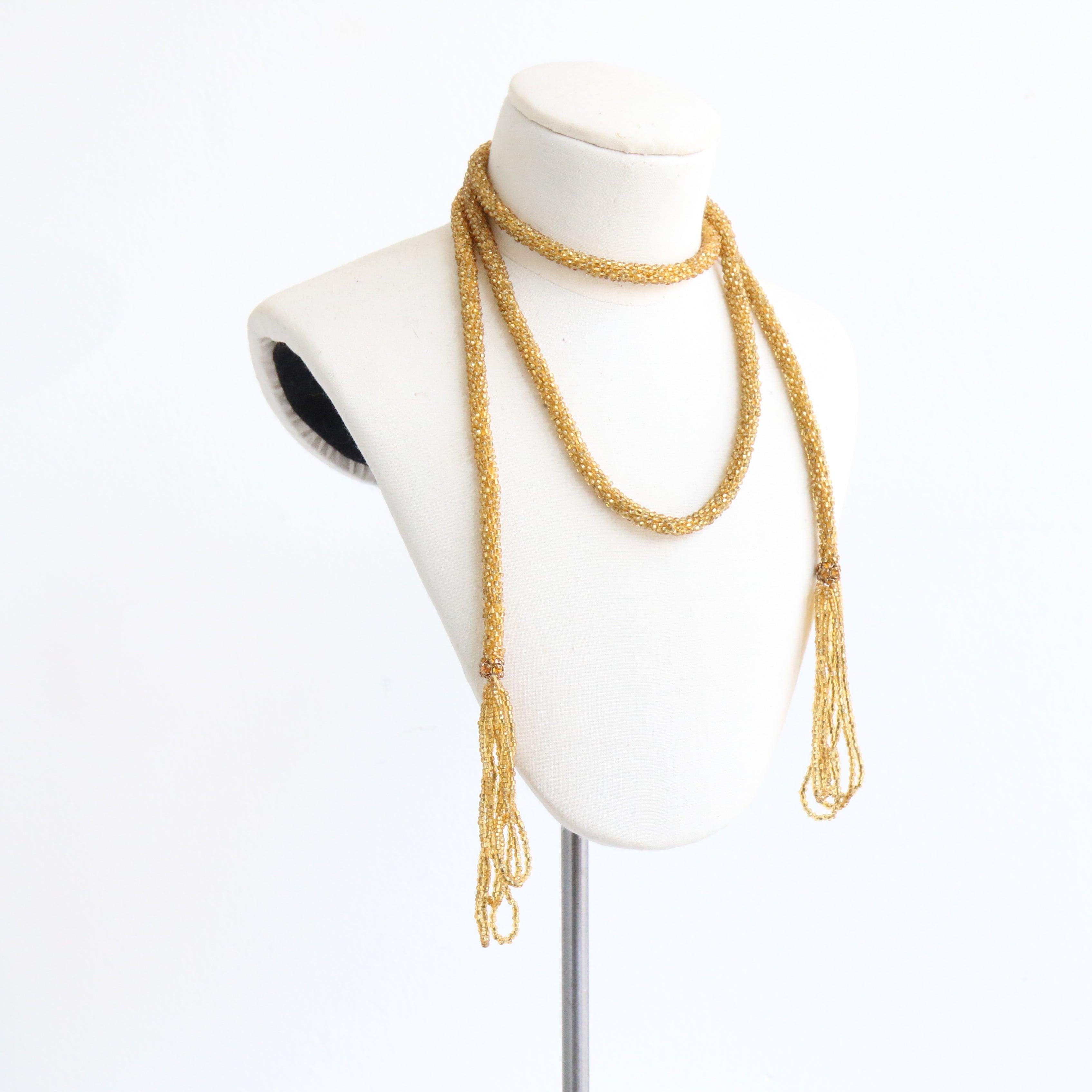 Art déco Vintage 1920's Gold Beaded and rhinestone lariat necklace original flapper jewel en vente