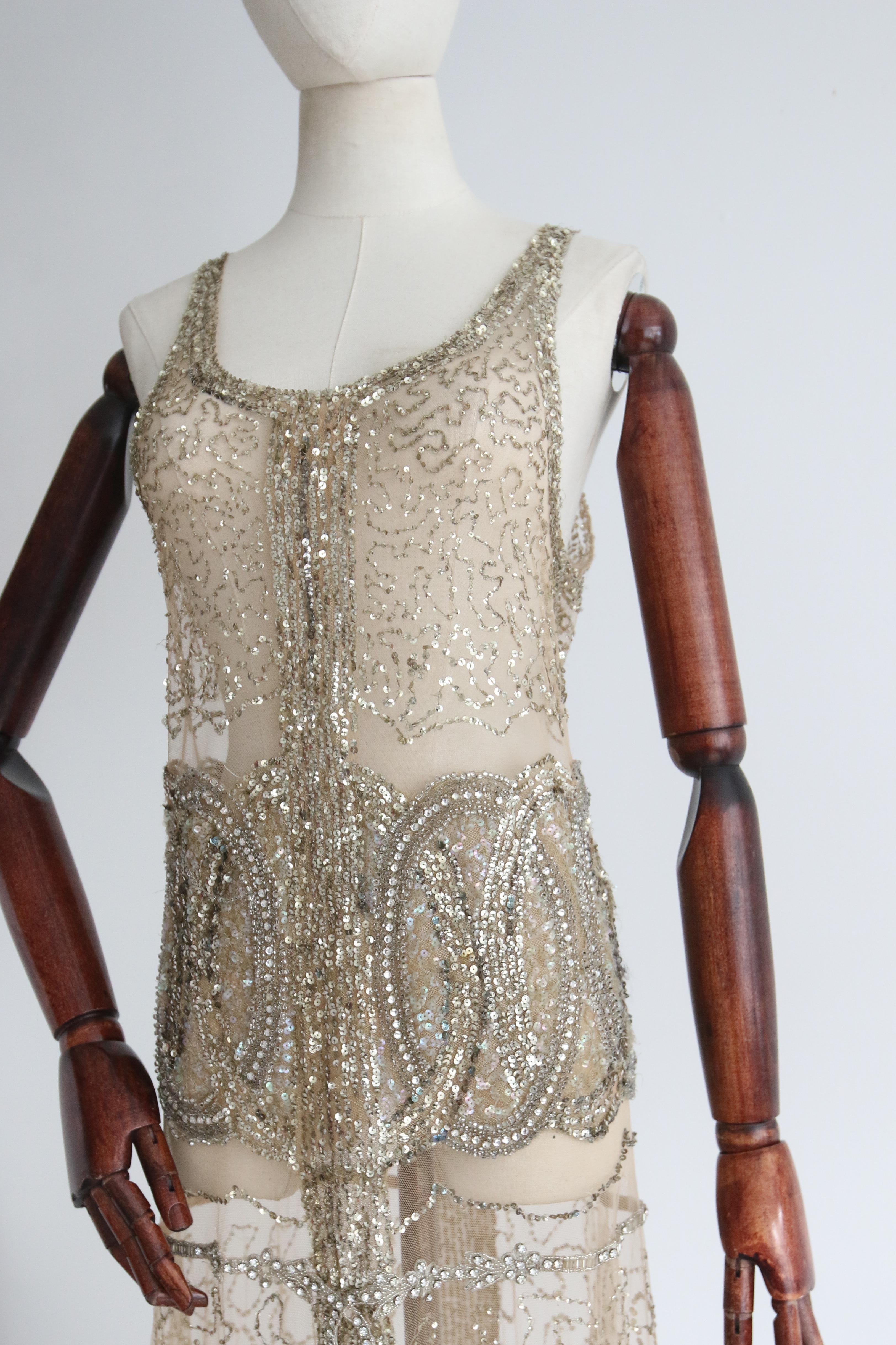Vintage 1920er Gold Perlen Pailletten Kleid Flapper Kleid UK 6-8 US 2-4 im Angebot 7